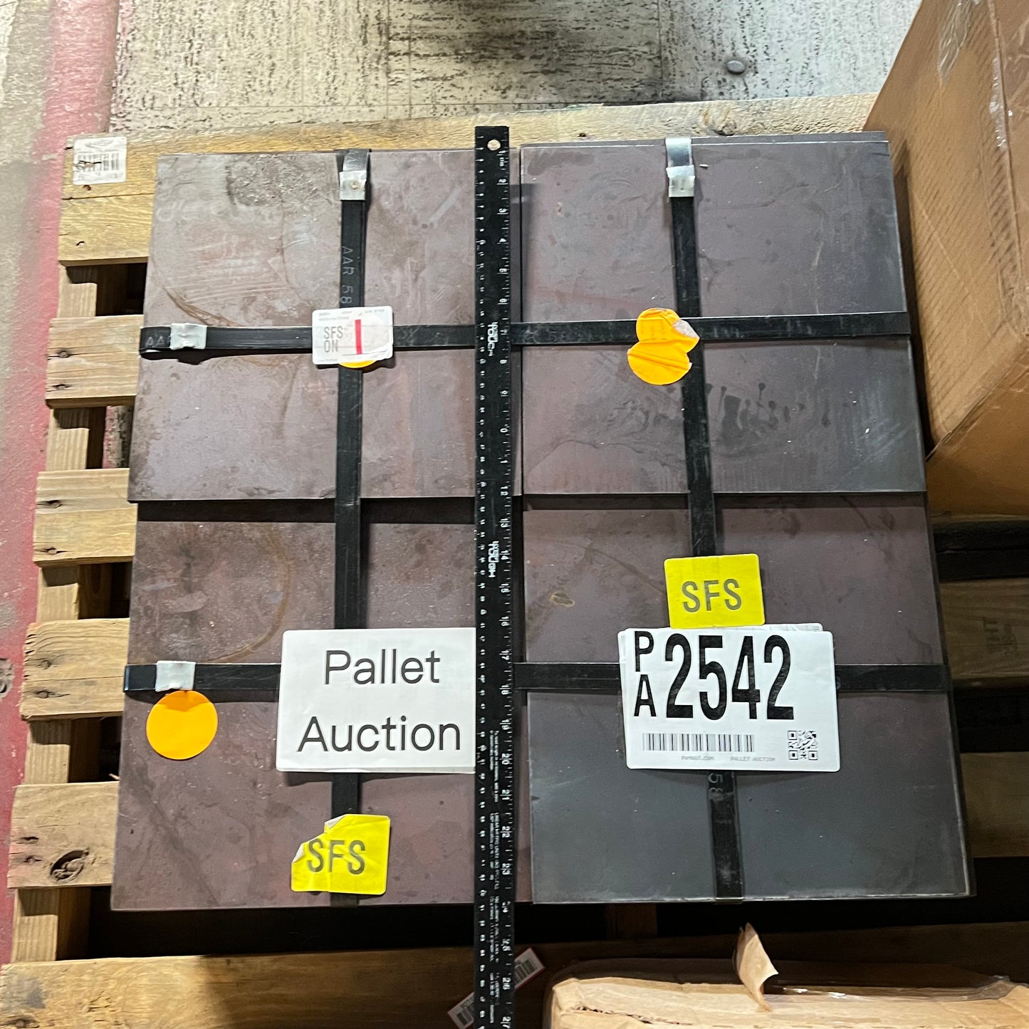 ZA@ Pallet of MIXED Pallet of Alloy Steel Sheet Plates Dark Grey 4140 (AS-IS)