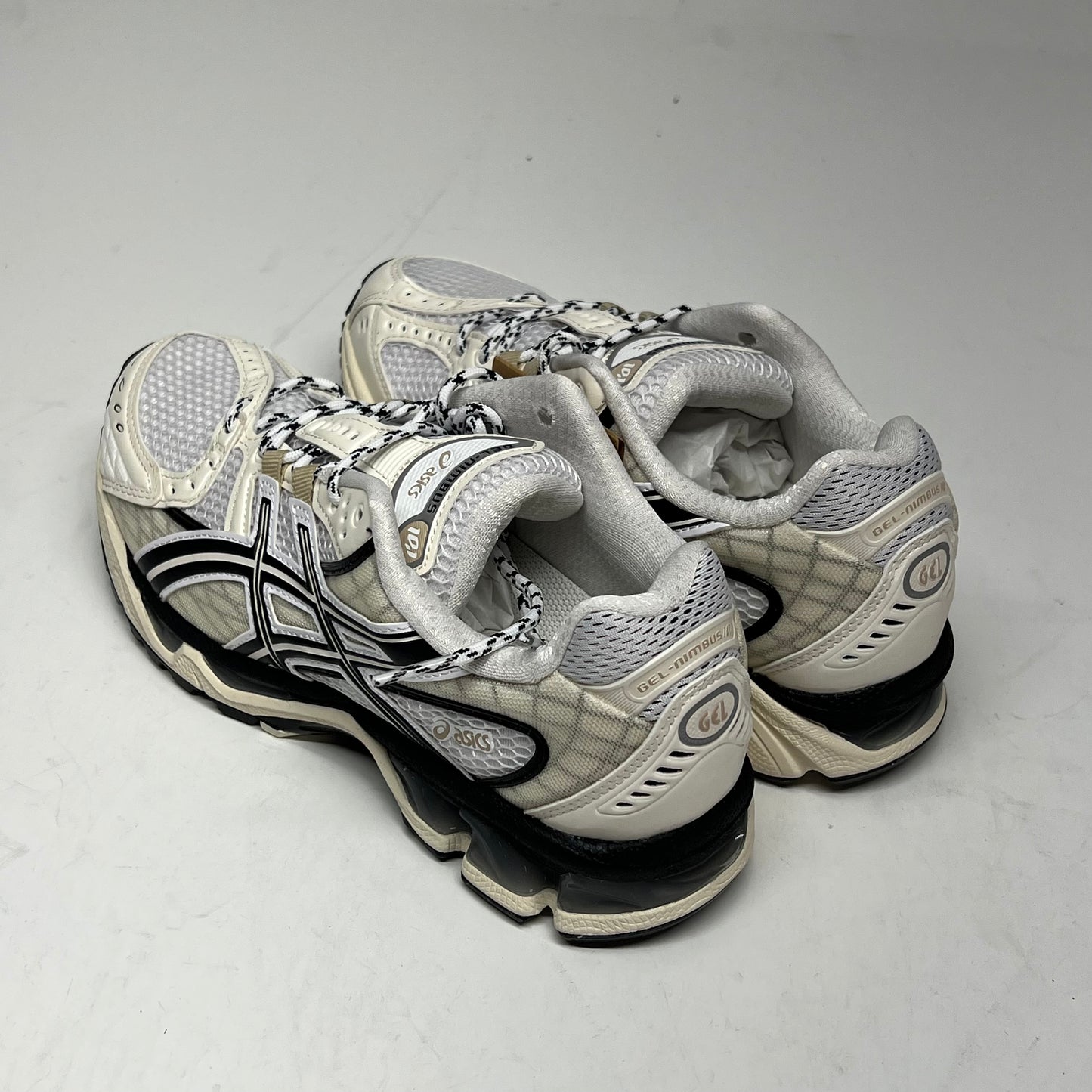 ASICS Gel Nimbus Eva Foam Sneaker M Sz 7.5 W Sz 9 White/Ivory 1203A543-108