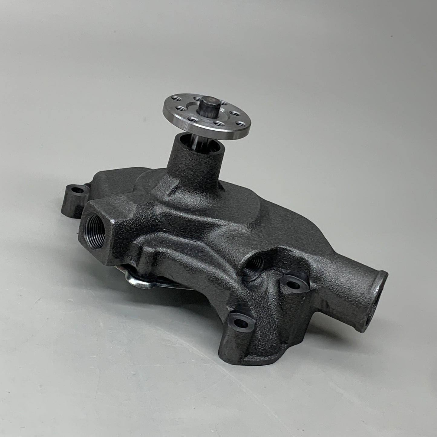 GMB Engine Water Pump for Chevrolet/GMC/Jeep/Pontiac Vehicles 189530 130-1350