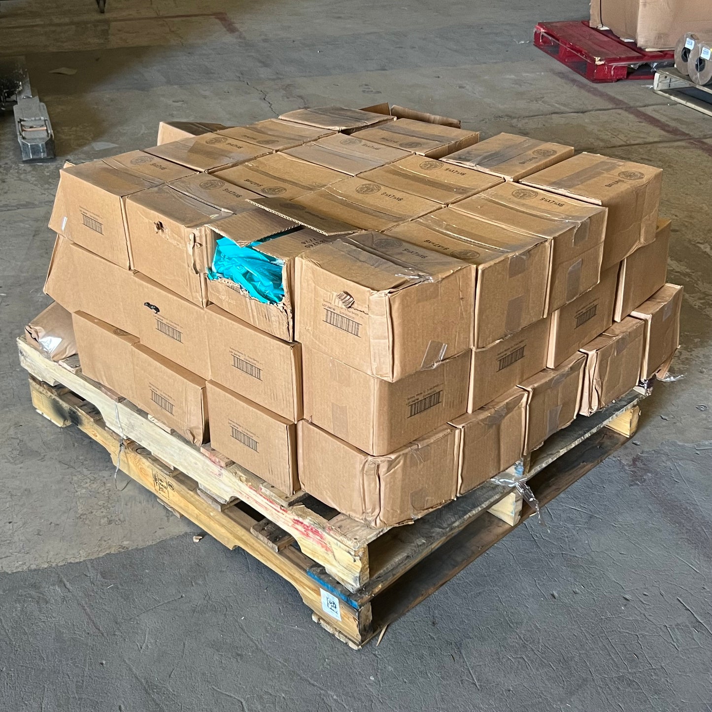 ZA@ Pallet of SUTLER'S Gummy Sharks 5.5 Oz Blue BB 06/25 (AS-IS)