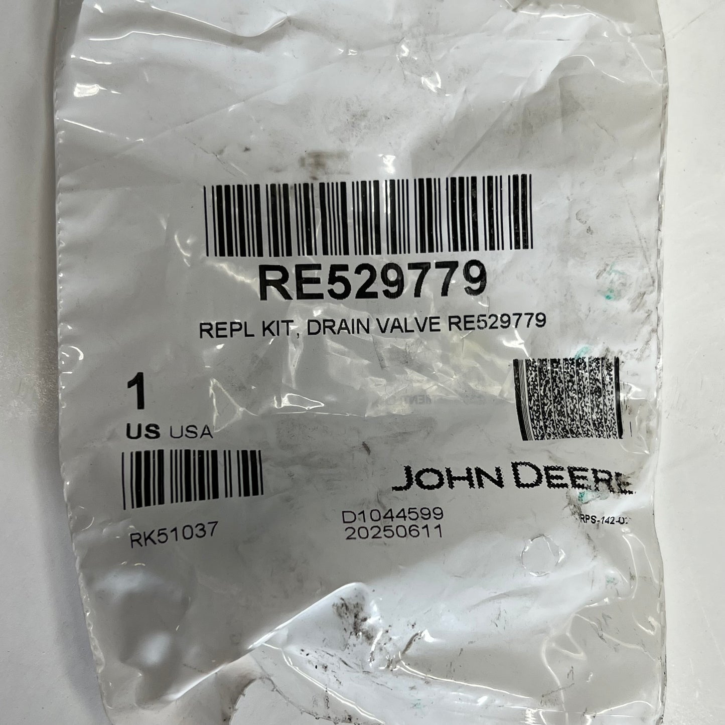 JOHN DEERE Genuine Oem Engine Oil Filter Drain Valve Black RE529779