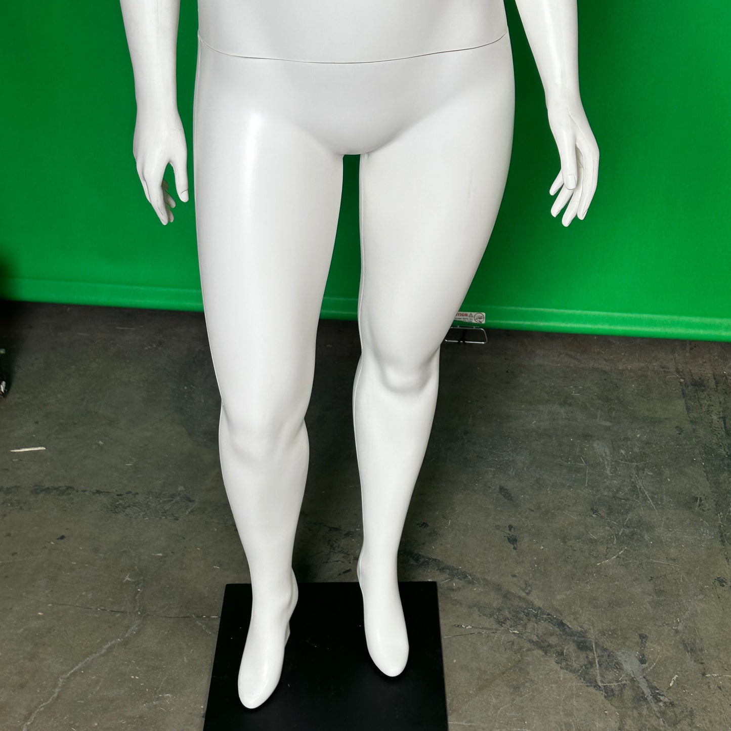 Natasha.16 Female Mannequin White/Black Base 65"T