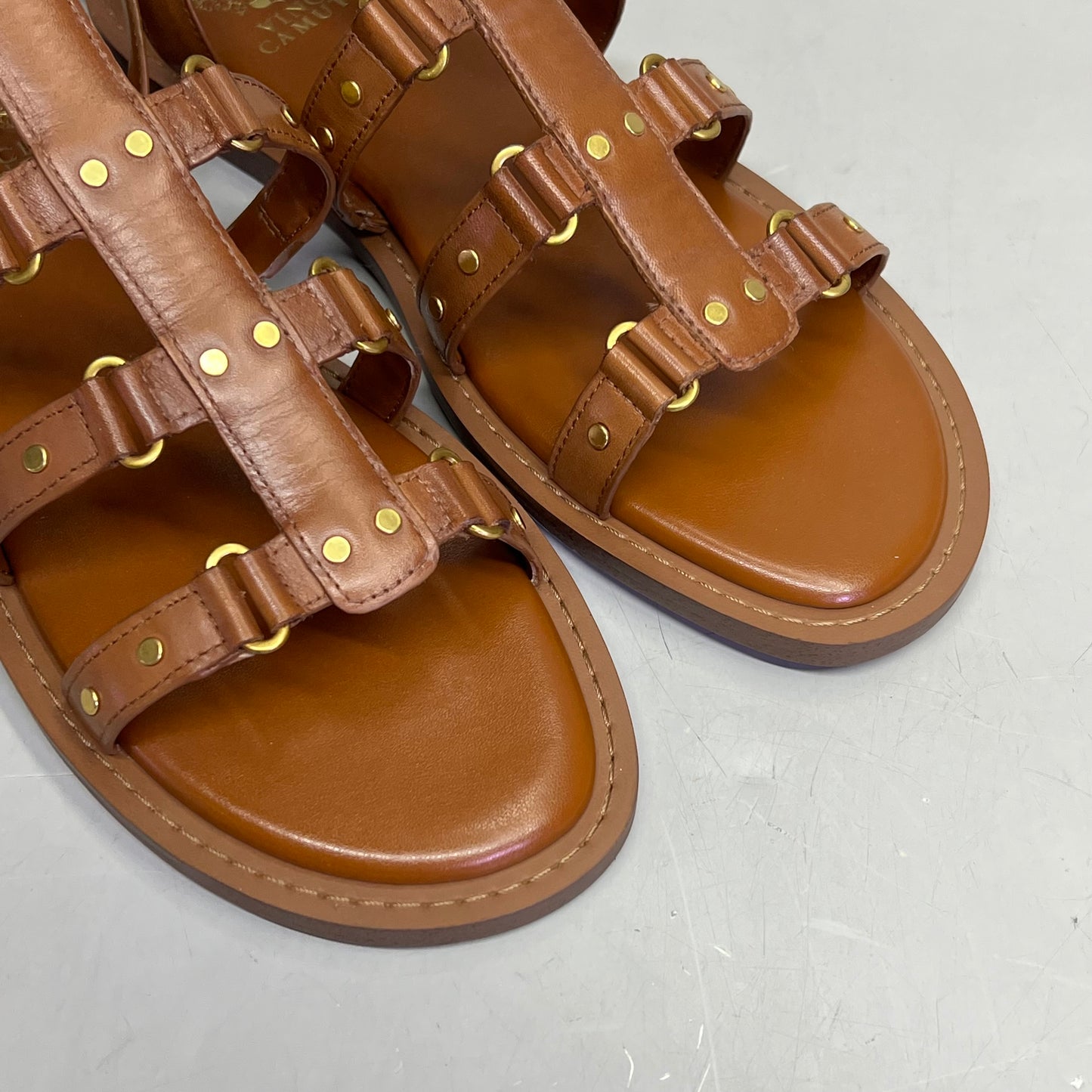 VINCE CAMUTO Leather Studded Gladiator Sandals Women's Sz 9.5M Caramelo VC-Claira