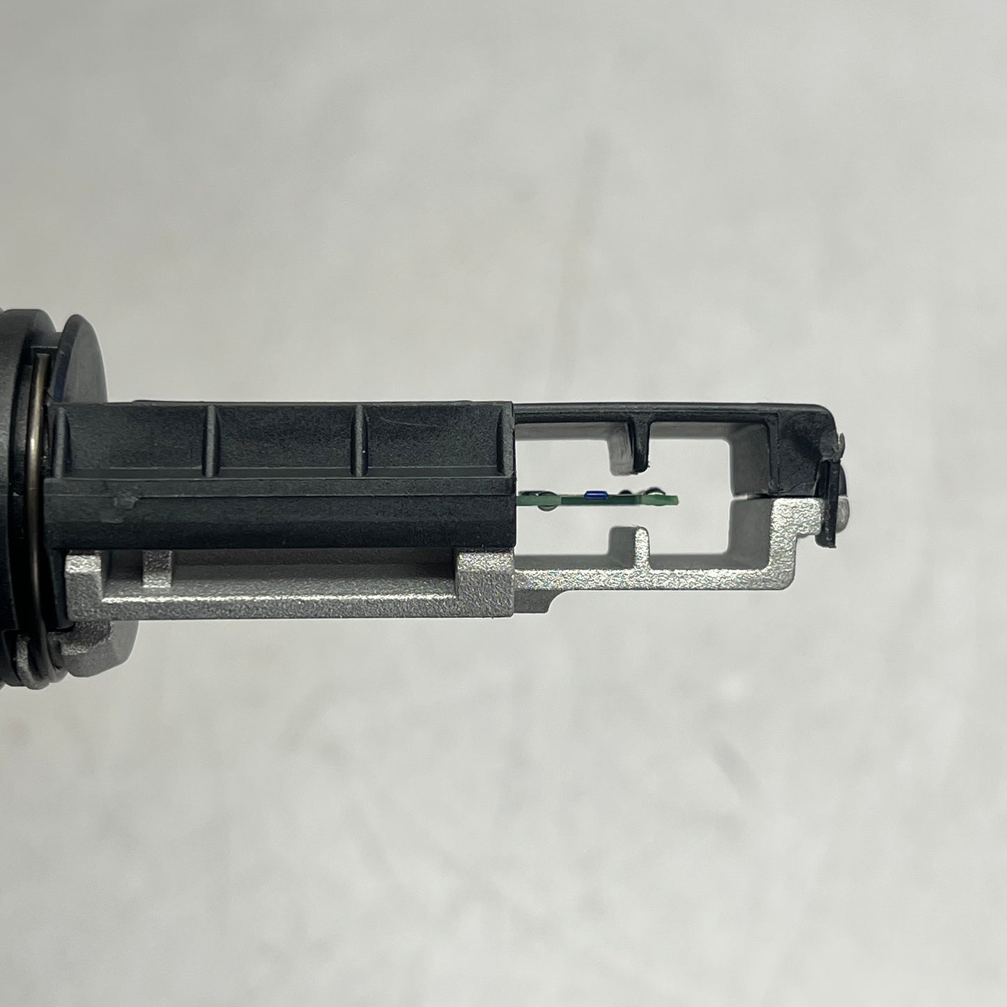 BLUE STREAK Premium Quality Mass Airflow Sensor for Kia & Saab MF210227N
