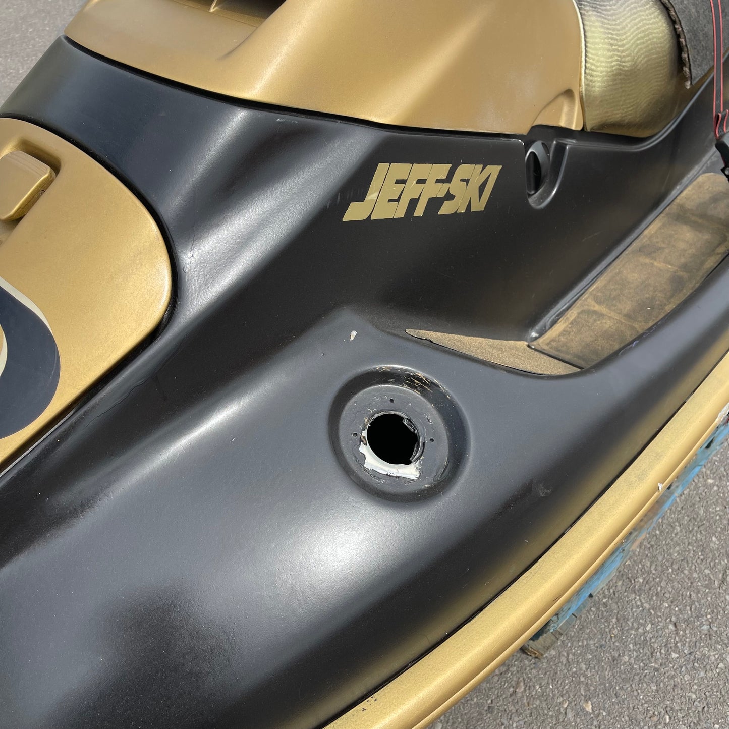 Z@ KAWASAKI Personal Watercraft (Waverunner/Jet Ski/Sea-Doo) Black & Gold w/ Custom "Jeff-Ski" Print (AS-IS)
