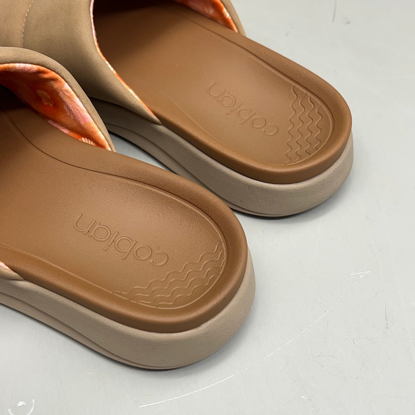 COBIAN Tolula Slide Enhanced Cushion Suede Strap Women's Sz 6 Tan TOL24-230-06