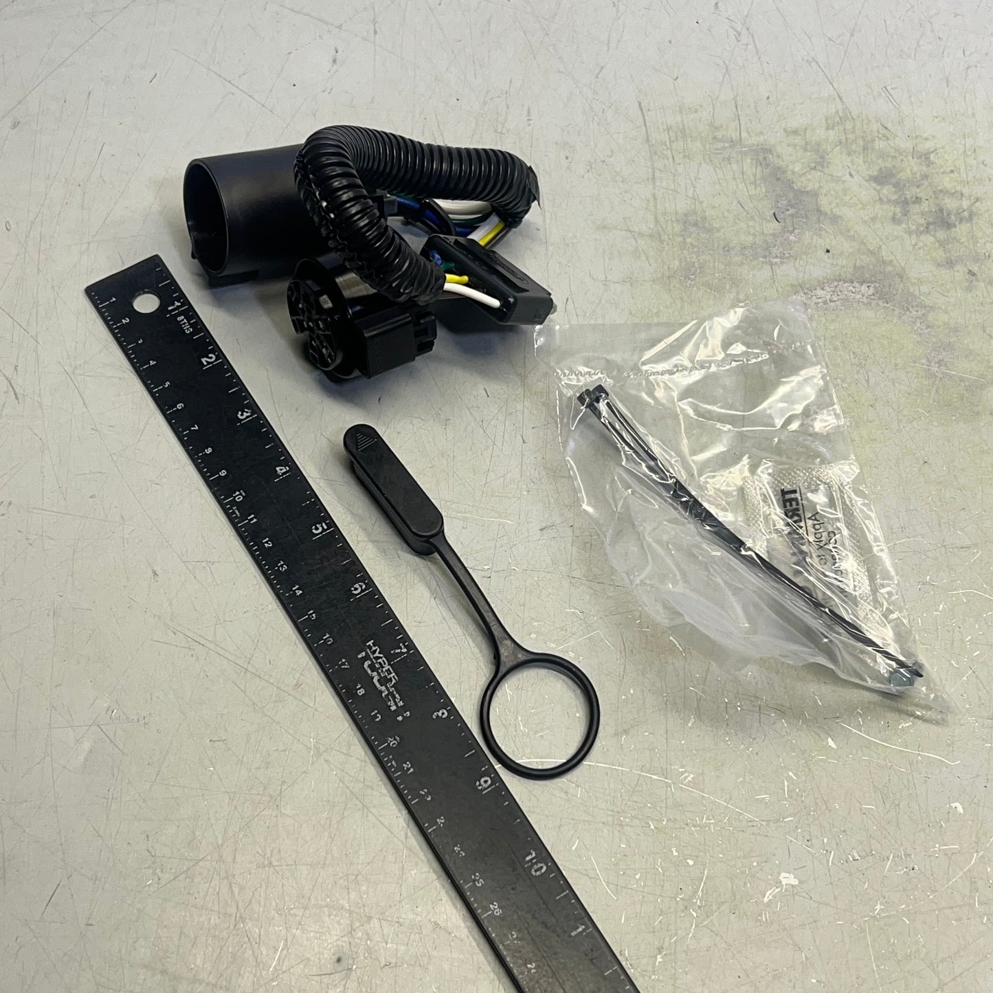 ZA@ HOPKINS OE Connector To 5 Flat Corrosion Resistant Vehicle Wiring Black 11141153 (As-Is)