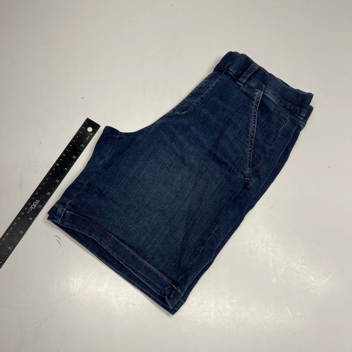 JAG Maddie 8" Bermuda Mid-rise Short Women's Sz 6/8 Medium Wash Blue J5108AU214