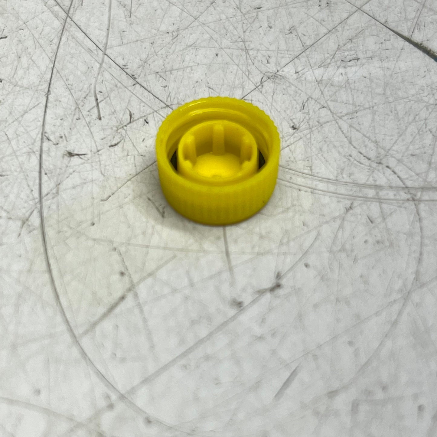 ZA@ GENE MATE (4 PACK, 500 EACH) Standard Screw Tube Caps  Yellow C-3326-Y