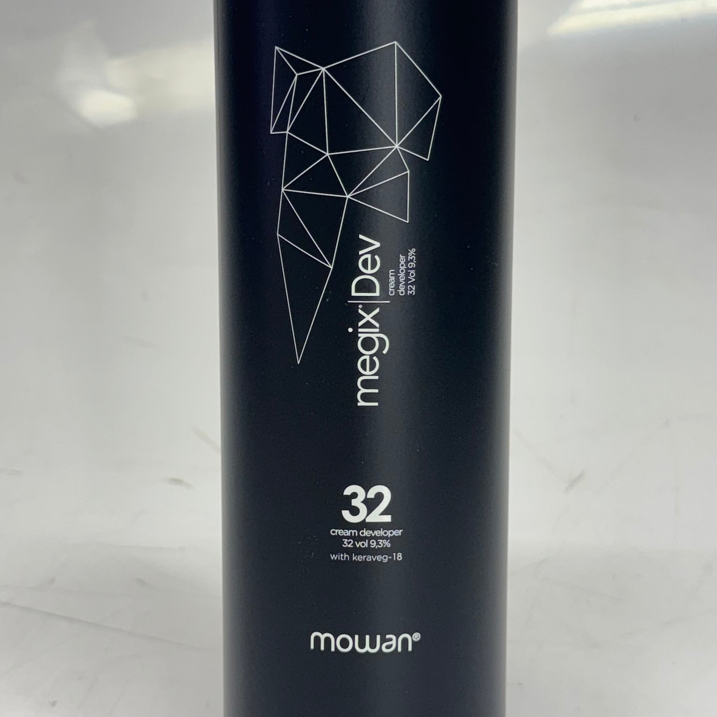 MOWAN MEGIX DEV Cream Developer 32Vol 9.3% with Keraveg-18 33.6 fl oz.