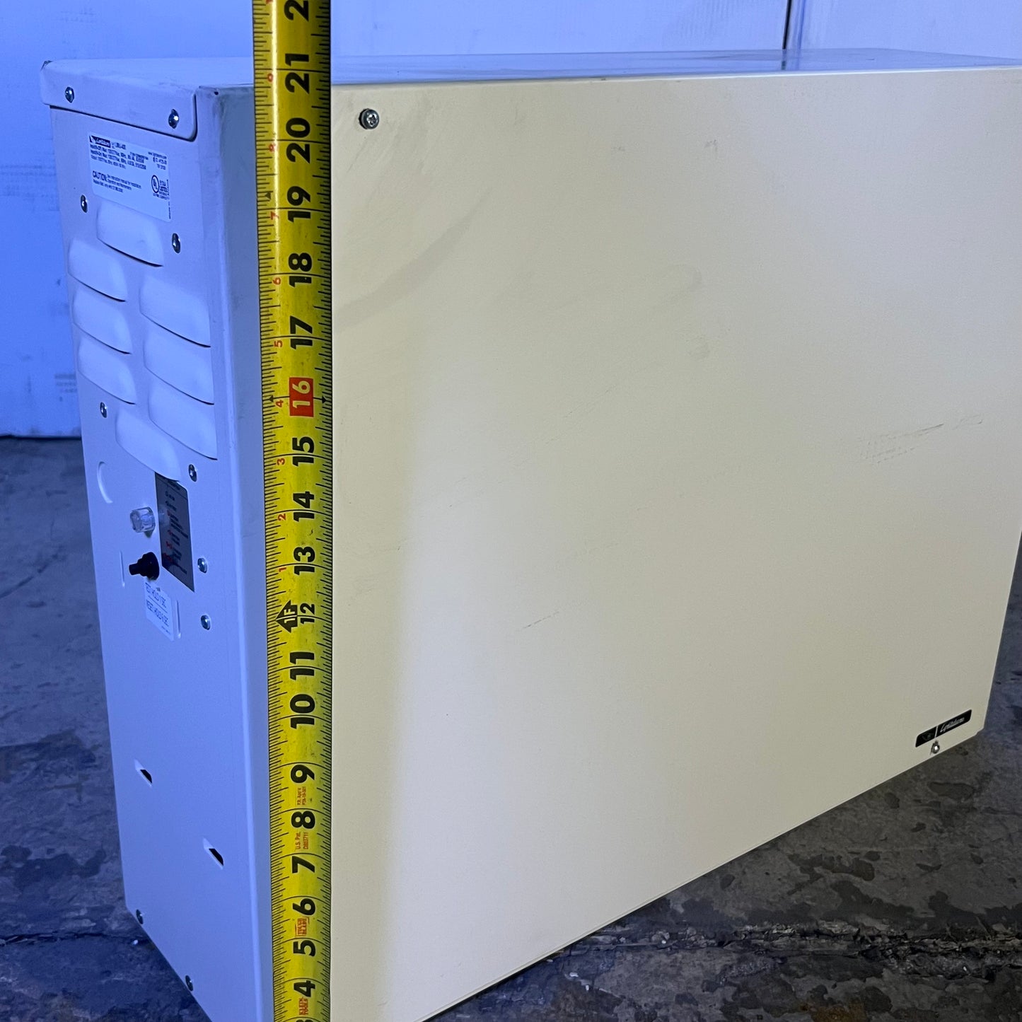 LIGHTALARMS 400W Steel Mini Inverter Wall LMIU-400 (New Other, Minor Striped)