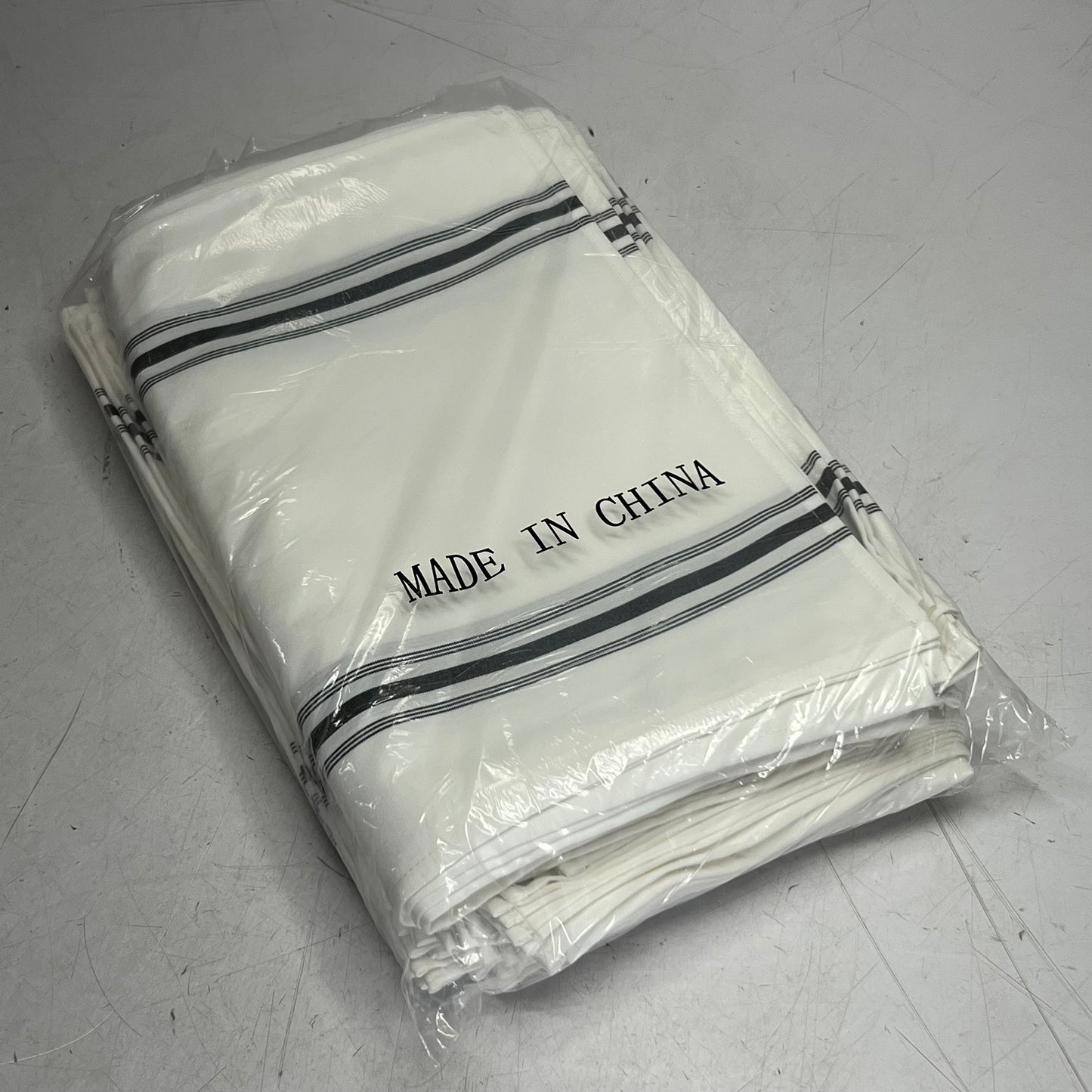 VESTIS (50 PACK) Premium White Tablecloths Sz 61 x 61 White NG1171550