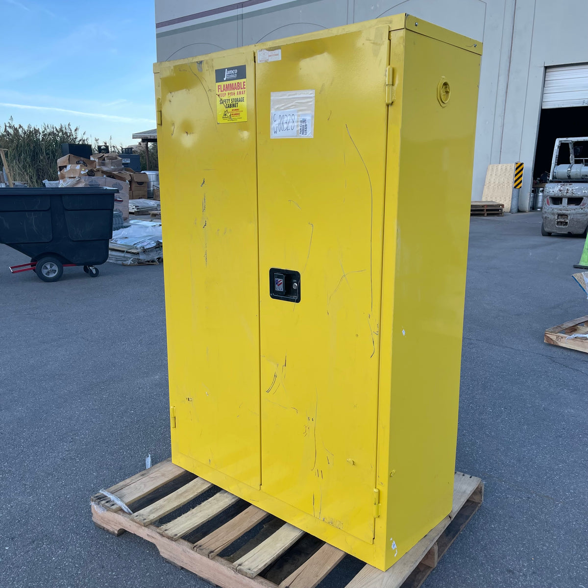 JAMCO Self Closing Flammable Safety Storage Cabinet 45 Gal Yellow BS45YP