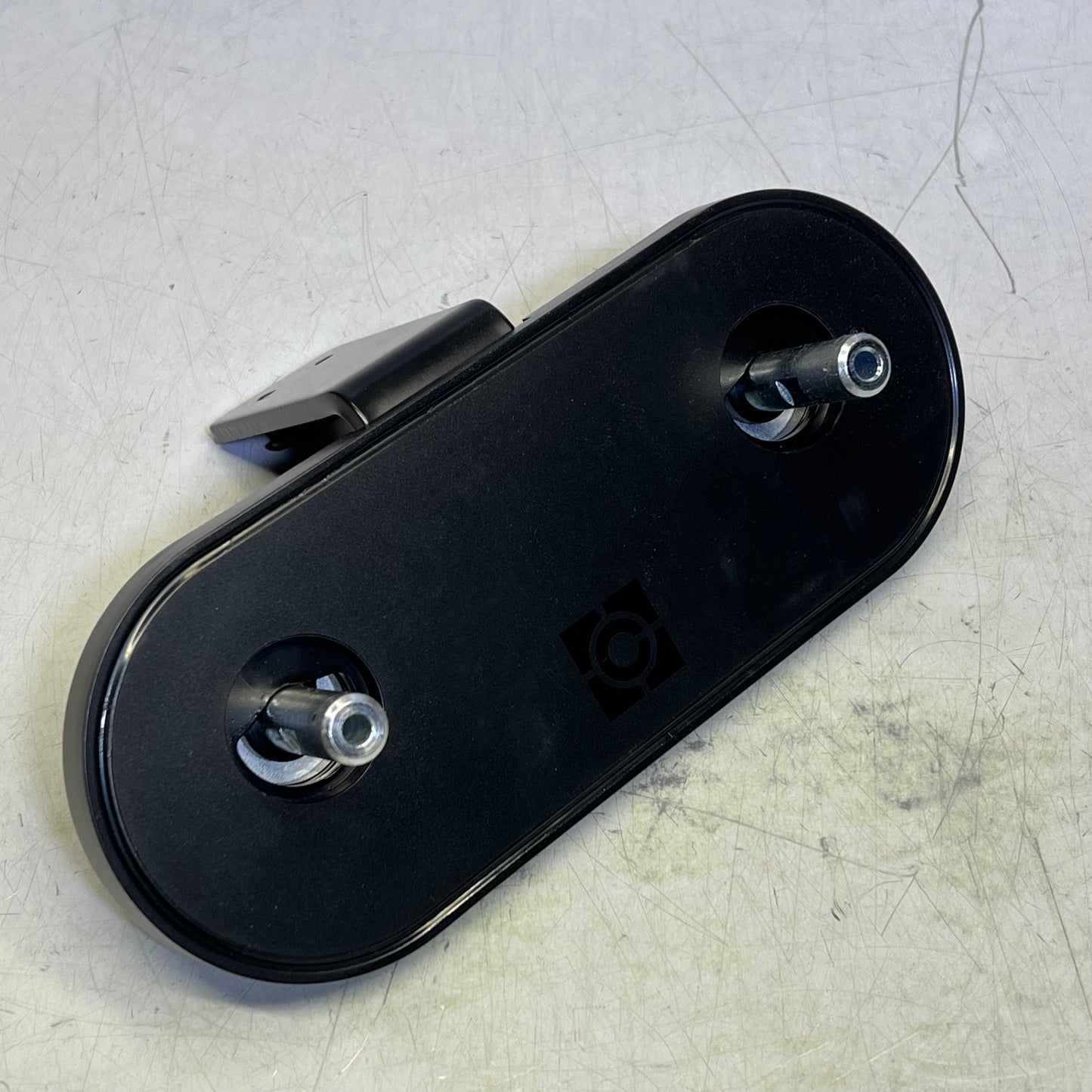 ZA@ CHEIF Monitor Arm Mount Fits 10-32" Screens 15lb Per Screen DMA2B (No Hardware) Arms Don't Close