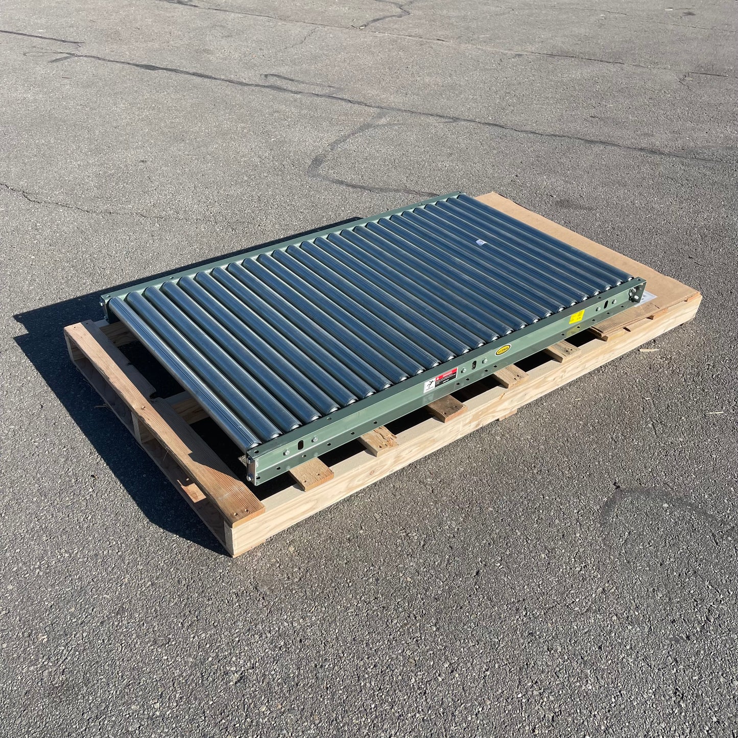 ZA@ Pallet of HYTROL Gravity Roller Conveyor 60”x36”x4” 19GSR-33-2.25-5 (AS-IS)