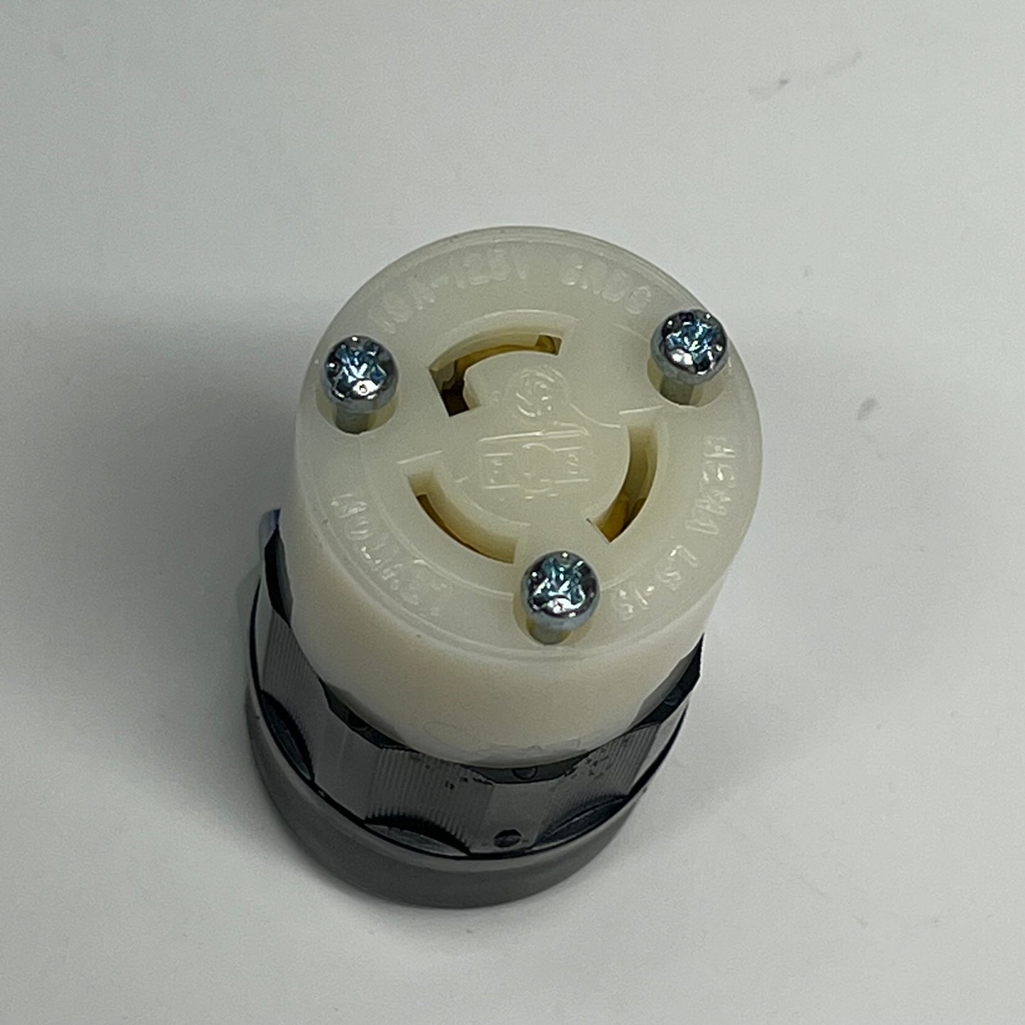 LEVITON Locking Connector Industrial Grade  15 Amp 125 Volt Black 165-4729-C