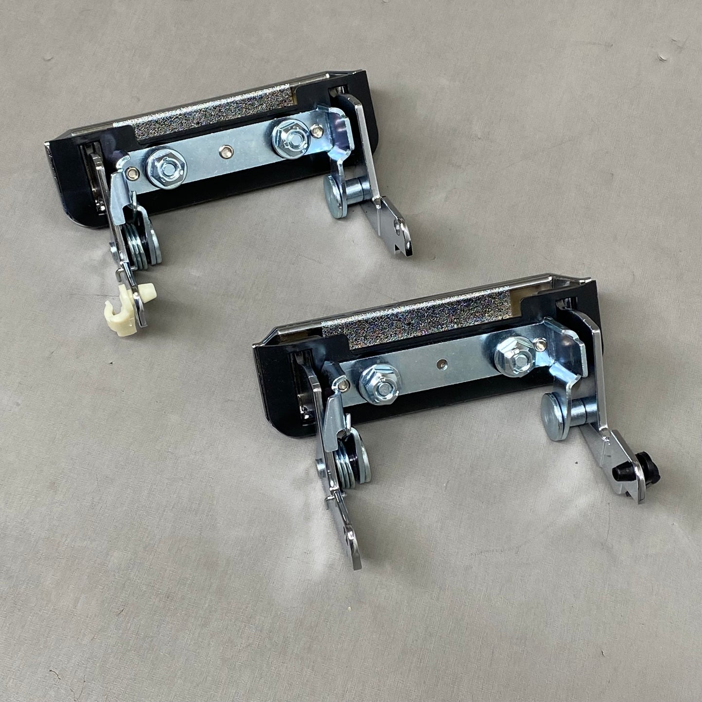 MOPAR (2 Pack) Outer Door Handle Set For Dodge Charger 500/R/t/super Bee Silver