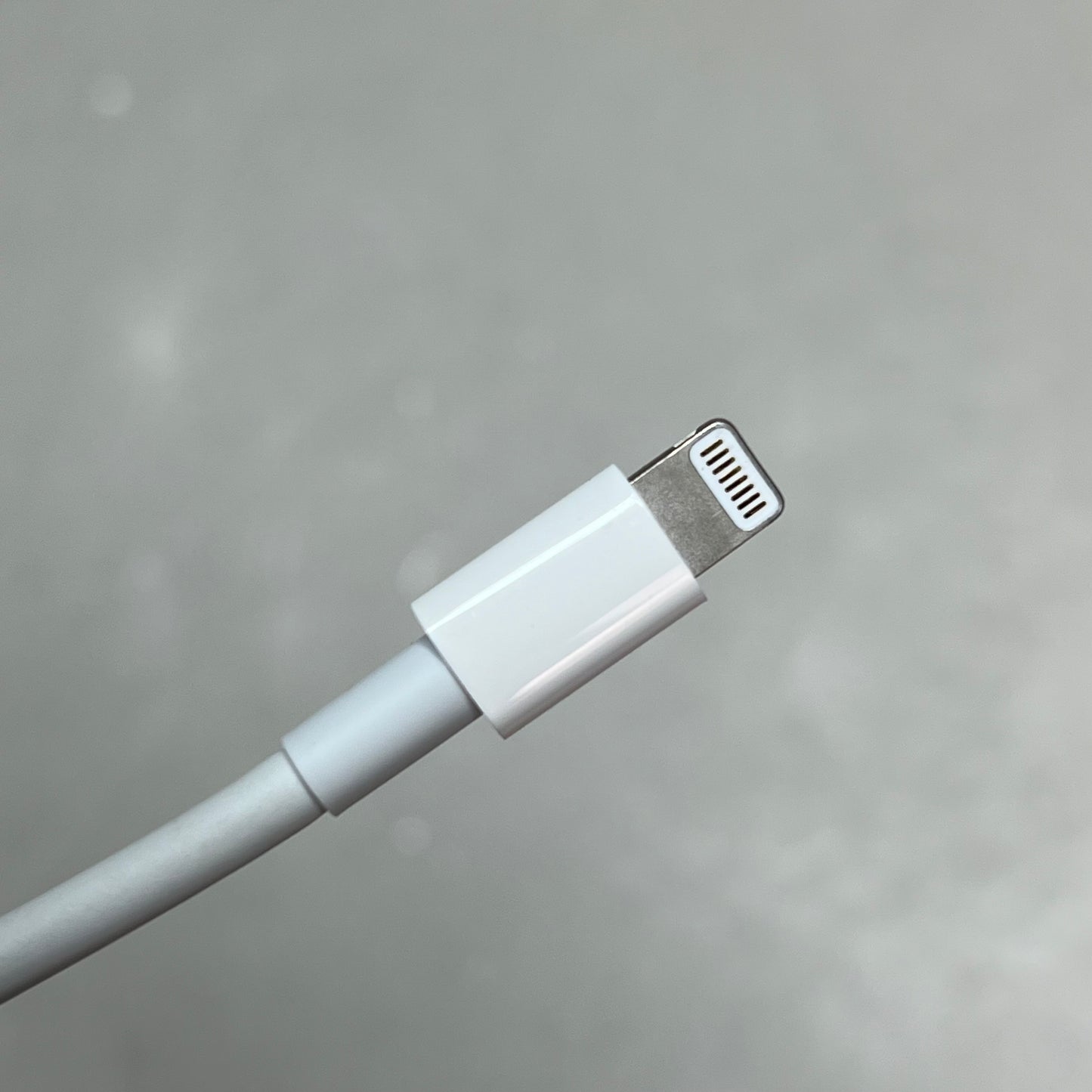 APPLE  Lightning Digital AV Adapter Up To 1080p HD White MD826AM/A (Return)