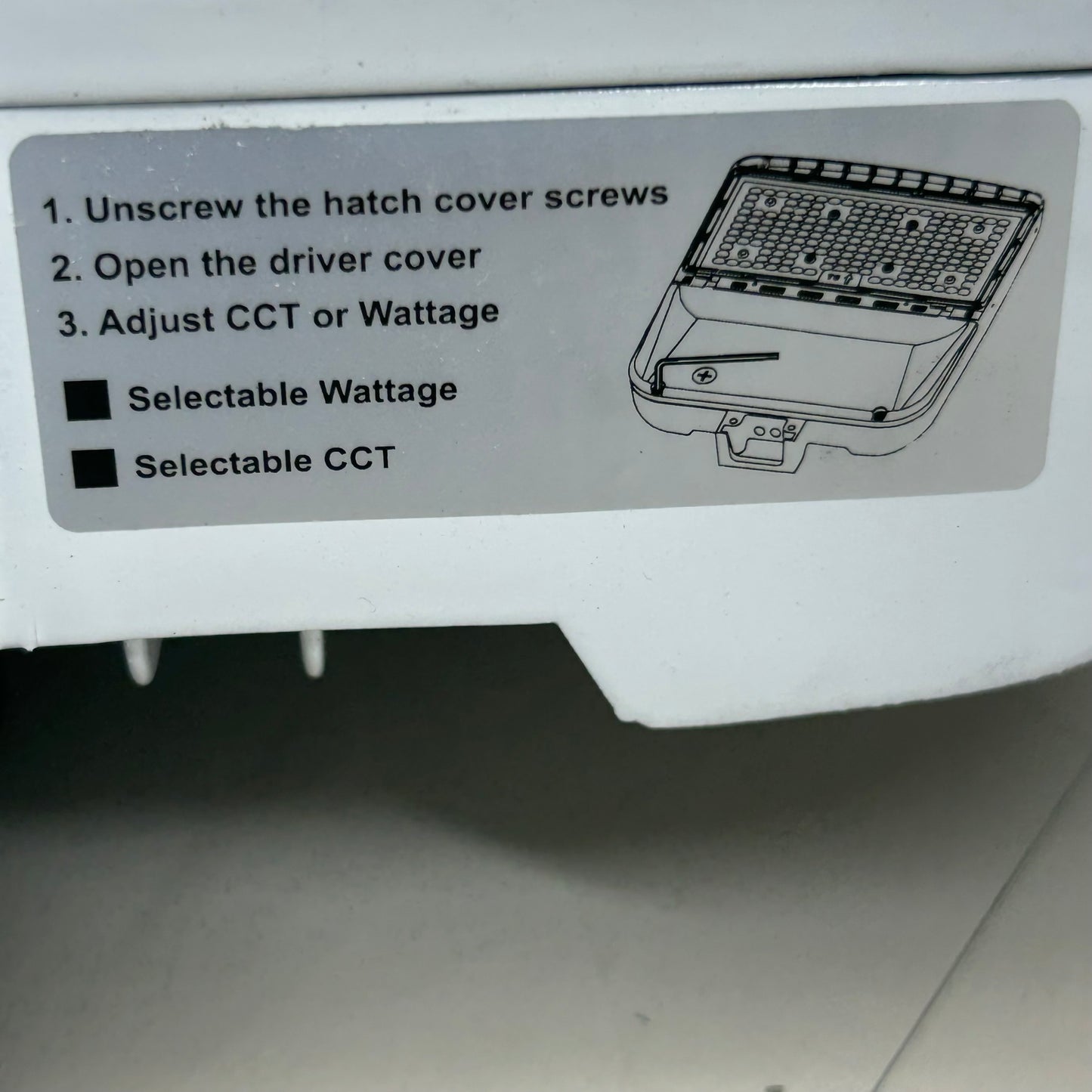 SUNCO LED Area/ Parking Lot Light 80/100/120W White AXL-150-SEL-WHIT-T5-SQ/RP