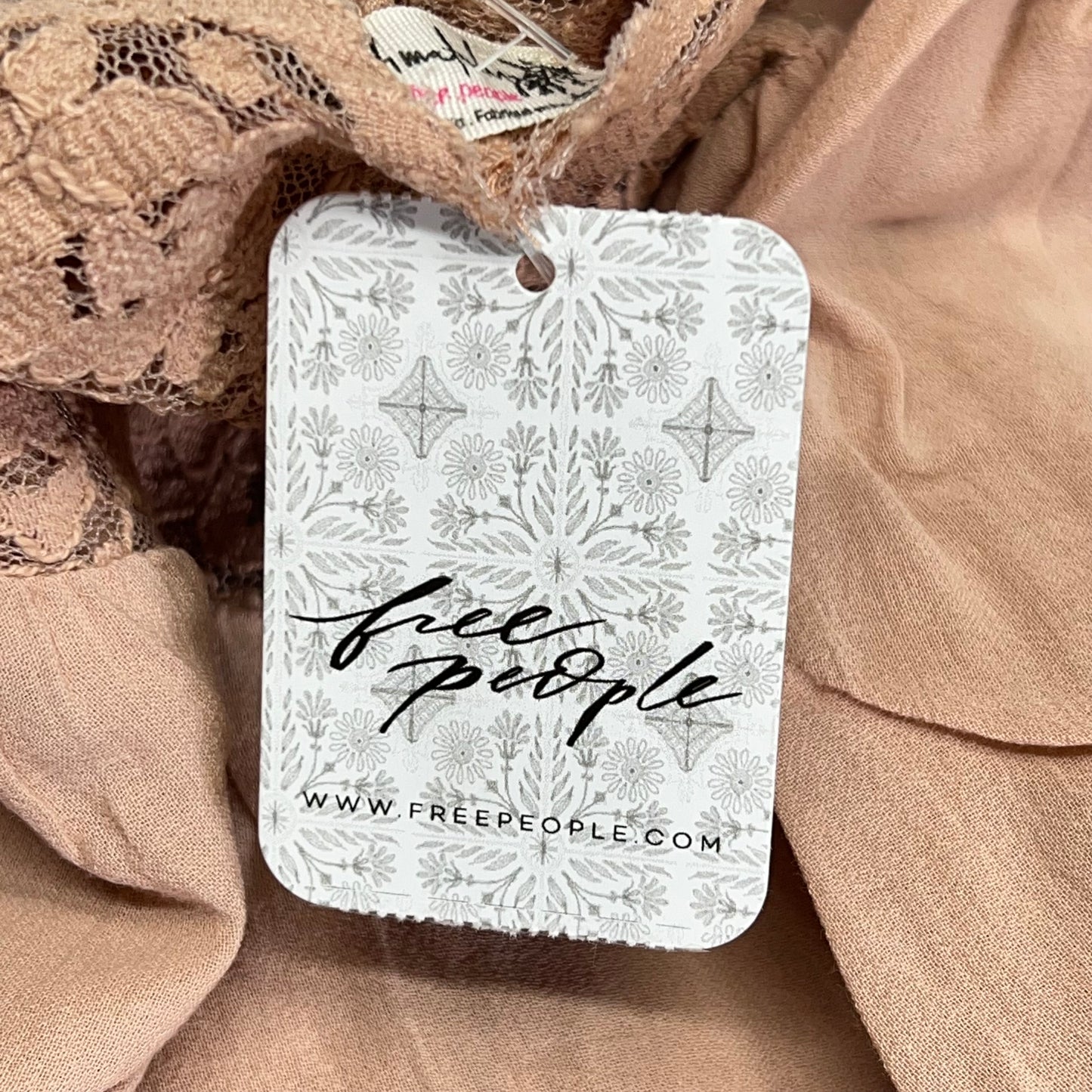 ZA@ FREE PEOPLE Fiona Lace Trim Slip Dress Women's Sz S Blush Sand 102276042 (As-Is, Small Snag on Straps)