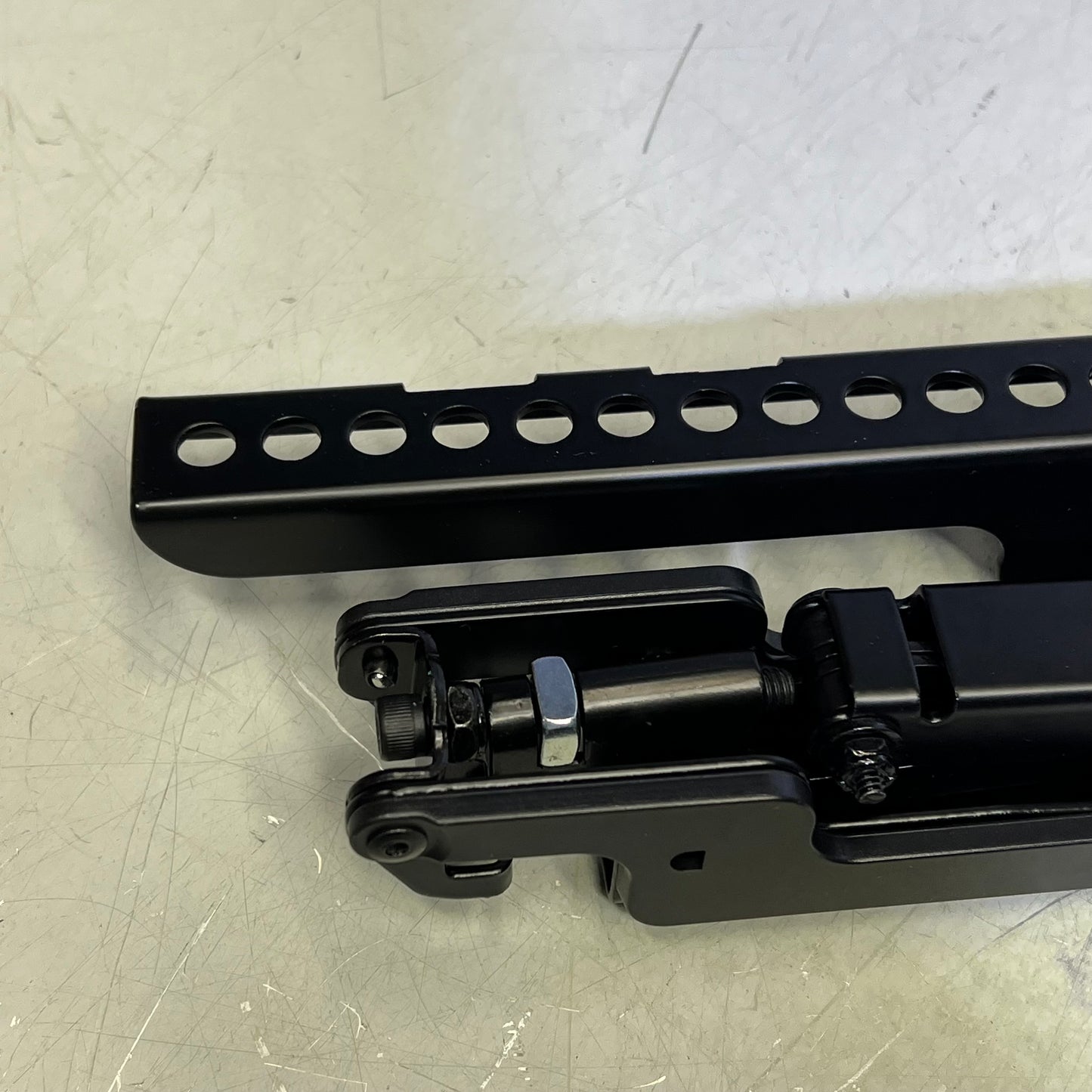 SANUS Advanced Tilt 4D TV Mount Extends 6.8" 42"-90" Up To 150lbs VLT7-B2