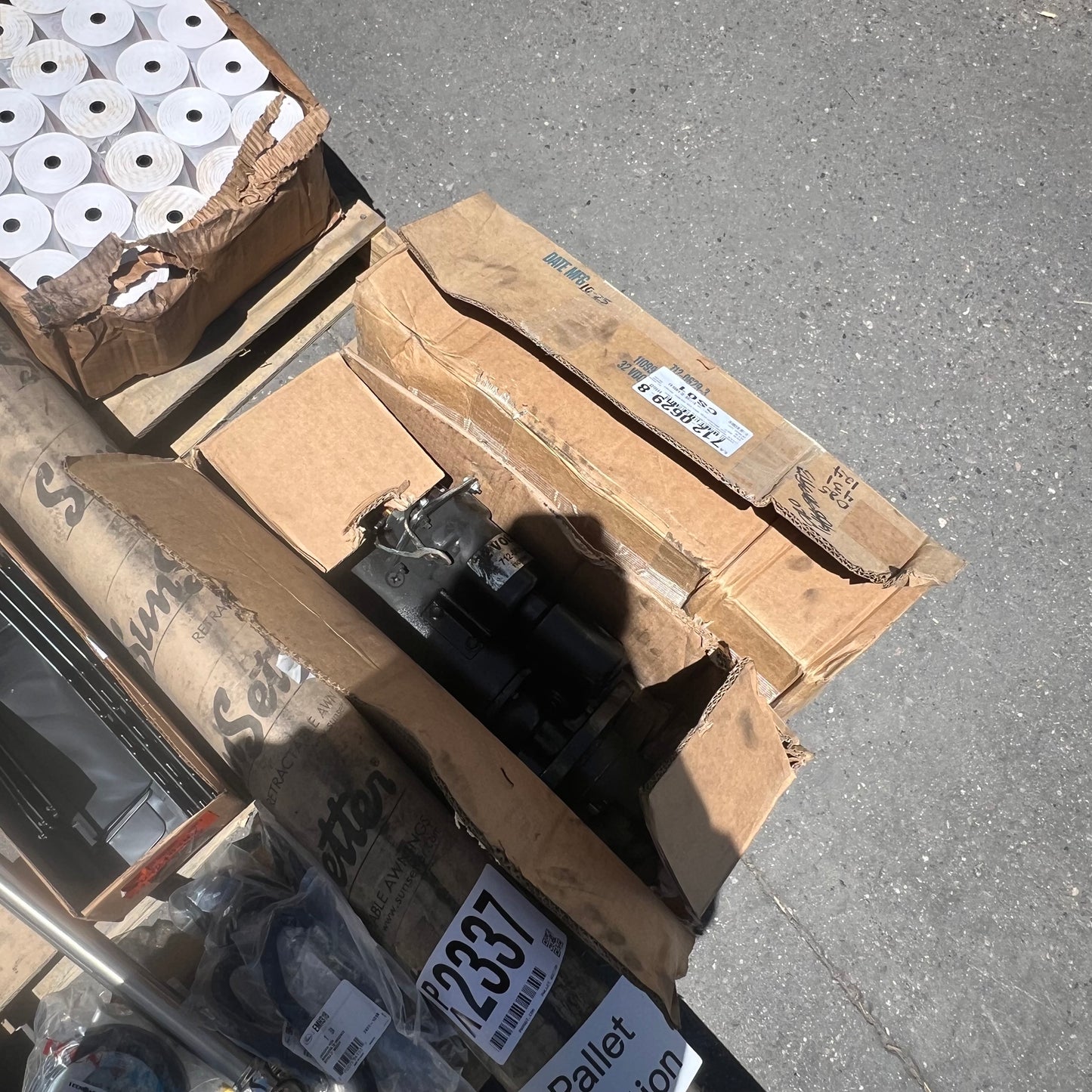 ZA@ Pallet of MIXED Sunsetter Awning Hardware, Nuts & Bolts, Towel Bars, Heavy Machinery & More