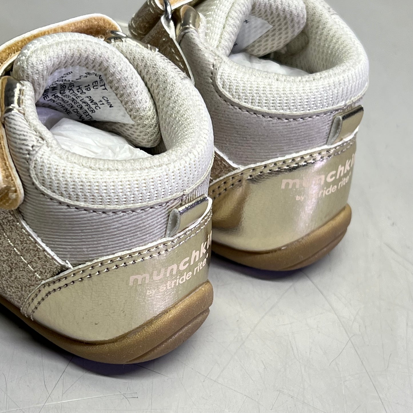 MUNCHKIN By Stride Rite Bennett Style Baby Sneaker Girls Sz 3M Gold MK000202
