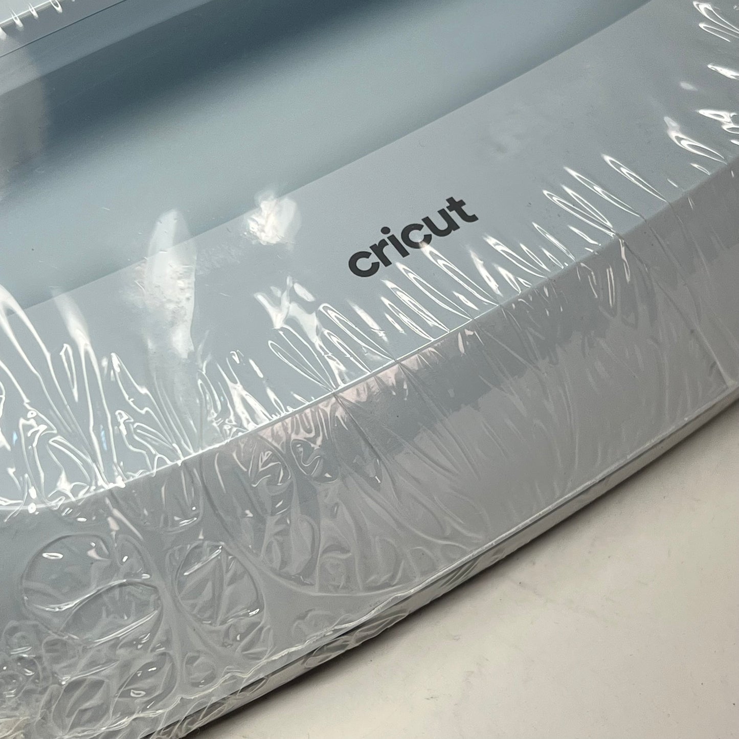 CRICUT Easy Press For Fabrics Bluetooth Connection To App 9"x9" Light Blue