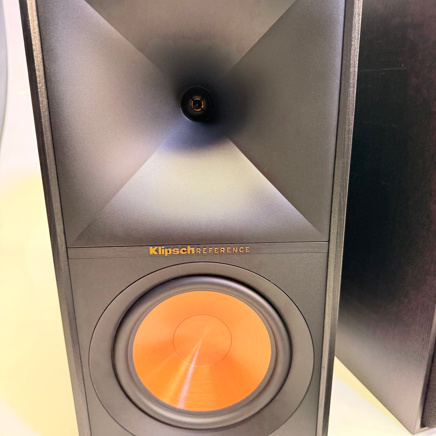 KLIPSCH R-60M Bookshelf Speakers With 6" Woofers Peak 340W Black 1073263