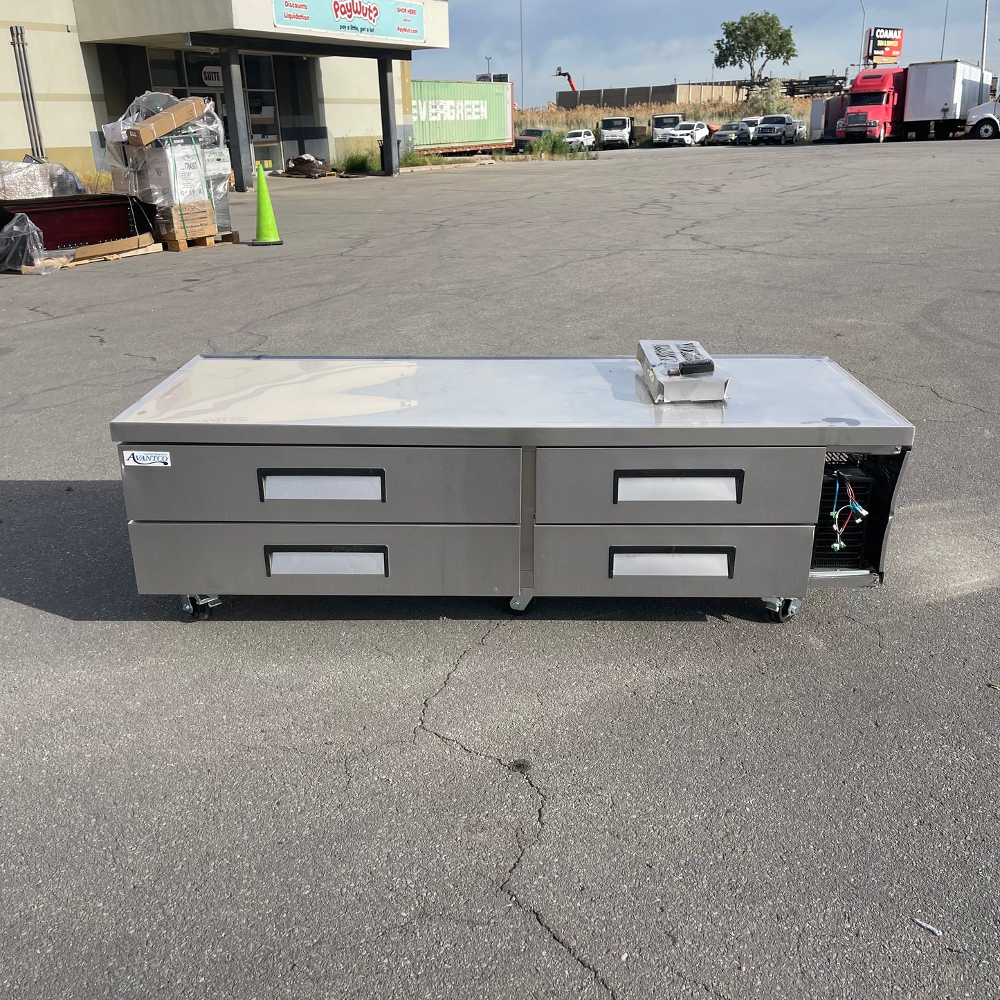 AVANTCO 4-drawer Refrigerated Chef Base 84”x32”x26 Stainless Steel 178CBE84HC