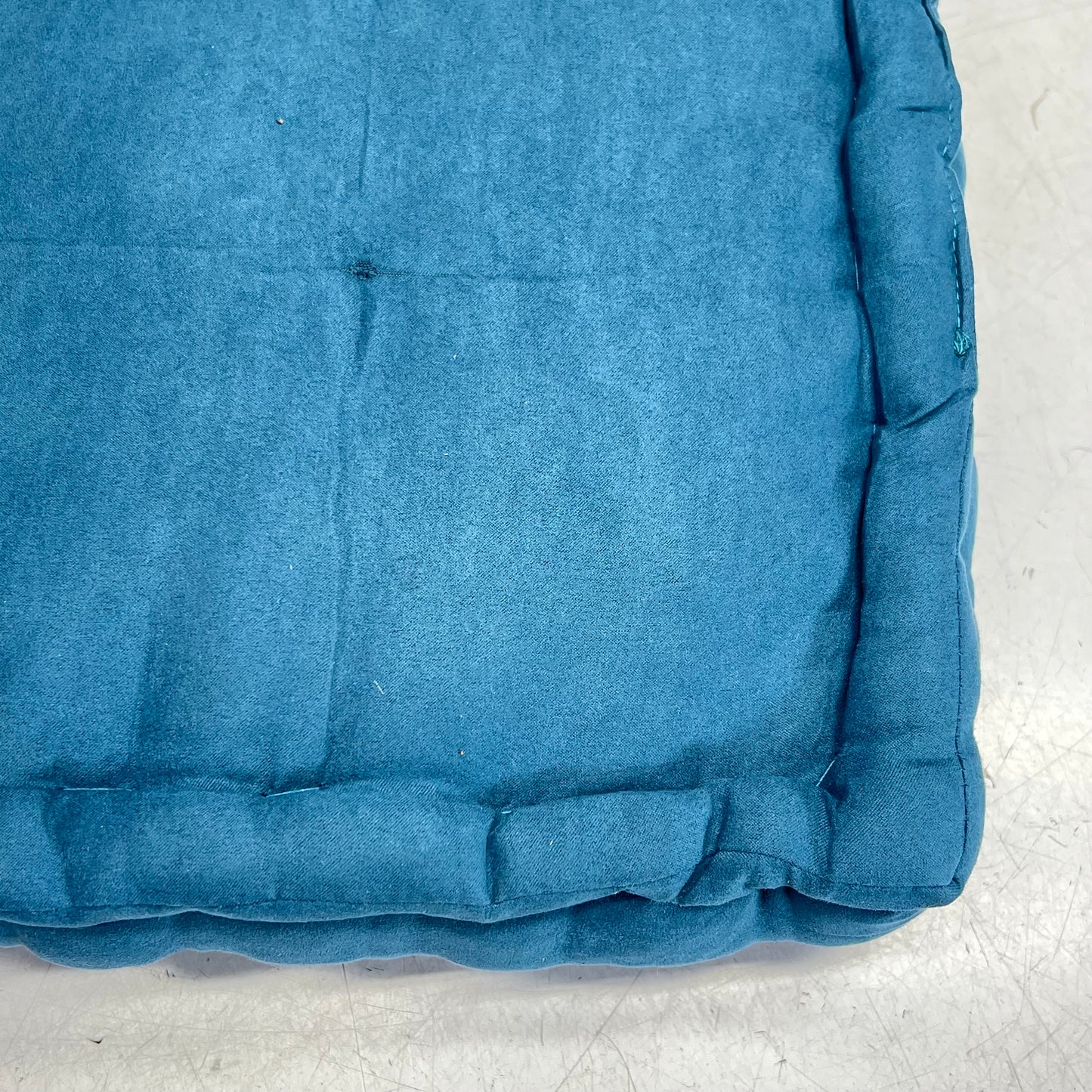 ZA@ SAFAVIEH Gardenia Floor Pillow W/ Handle 18"x18" Dark Turquoise FLP1002B-1818SQ (AS-IS)