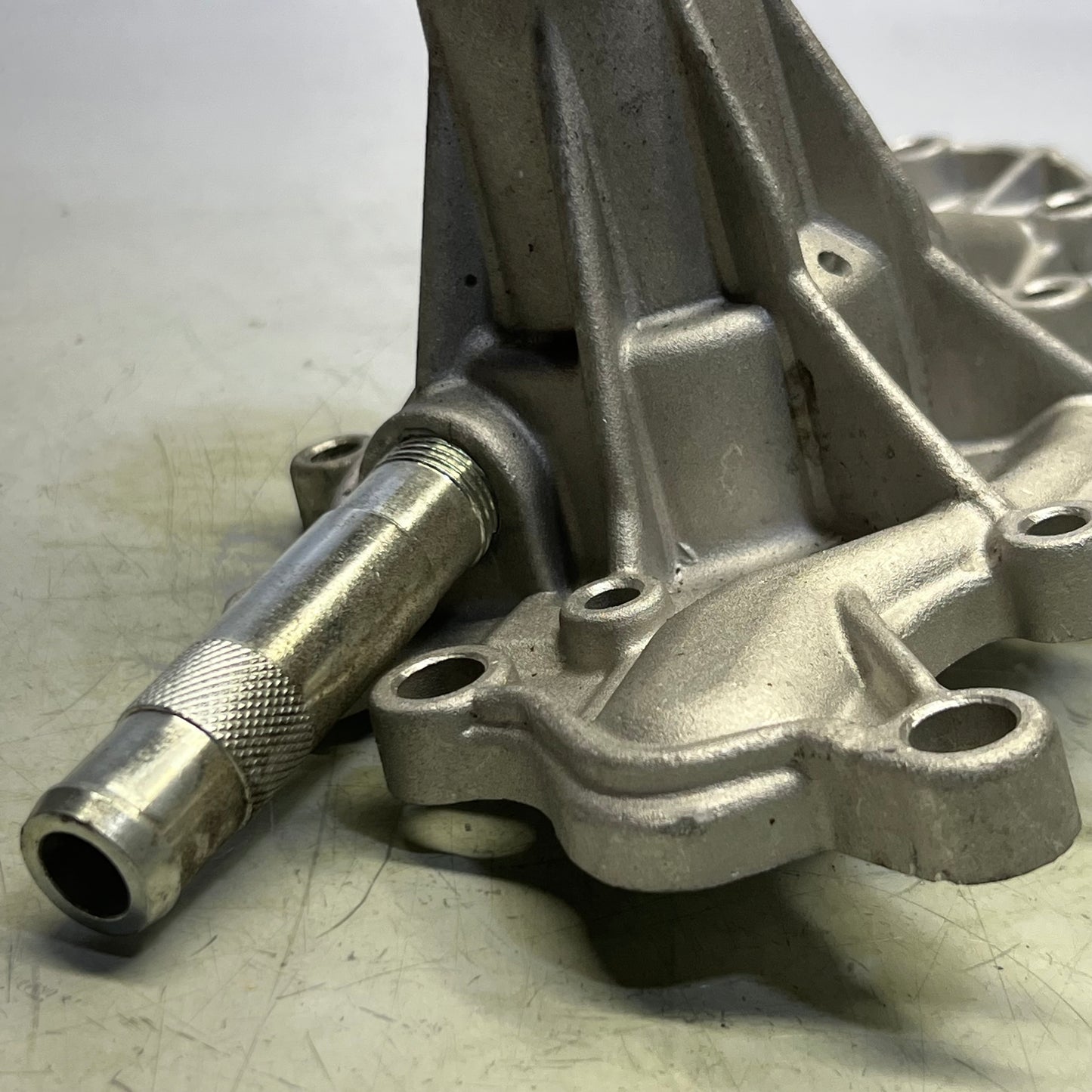 GATES Engine Water Pumps Sz 11"L x 5"H N14324