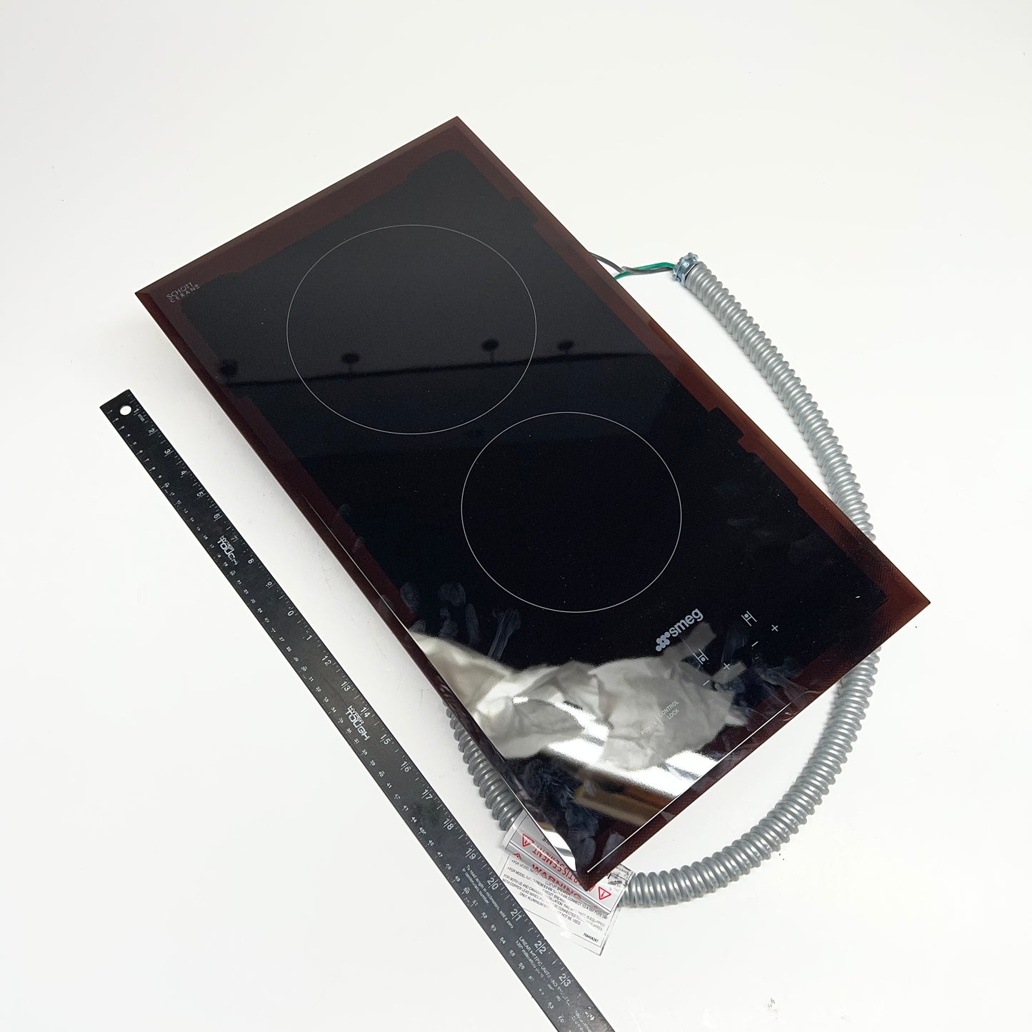 SMEG  Ceramic Cooktop Touch Display Consistent Temp Control 12" Black SEU122B