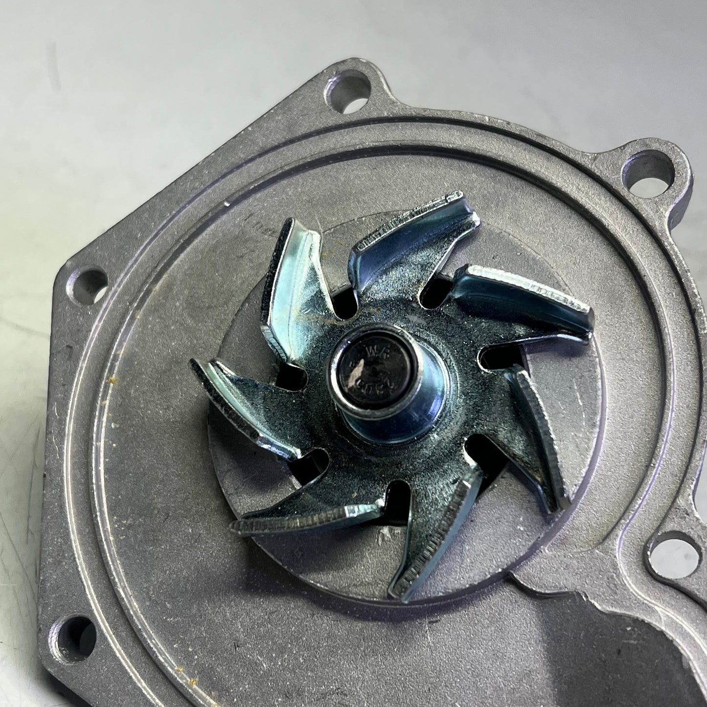 GATES OE Replacement Water Pump For Audi & Volkswagen Vehicle Models 41194