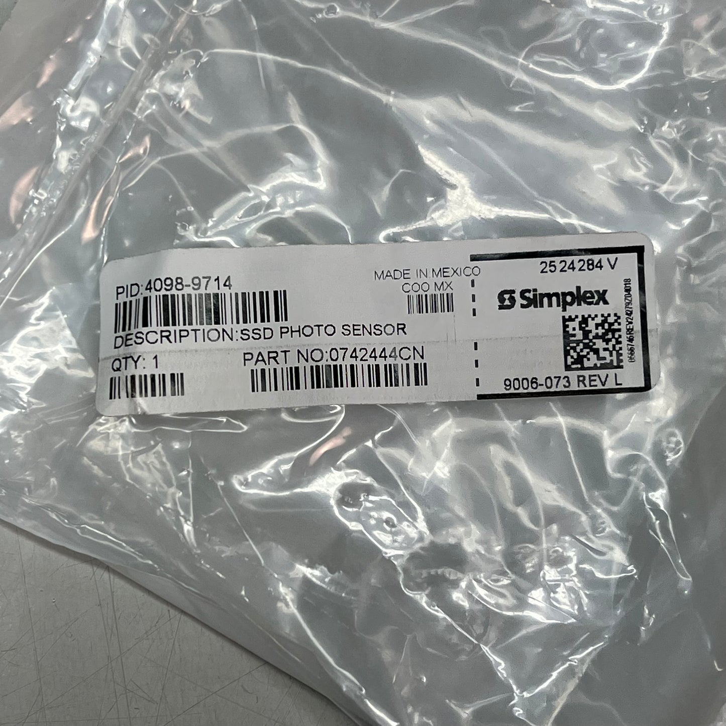 SIMPLEX Plug-In TrueAlarm Addressable Photoelectric Smoke Sensor 4098-9714