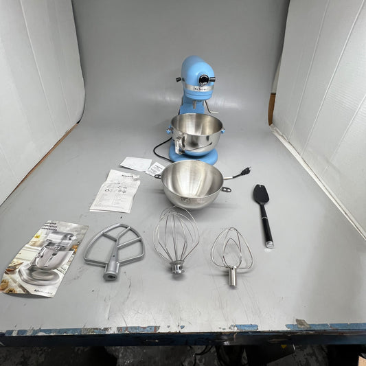 KITCHENAID 5.5 Quart Stand Mixer with Bowl Lift Blue KSM55SXXXCU (Like New)