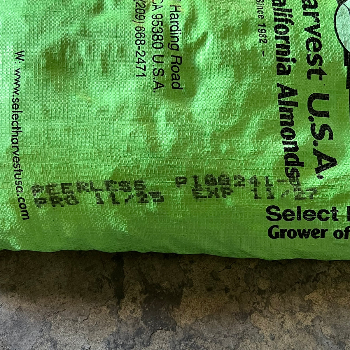 SELECT HARVEST U.S.A. Inshell Almonds 50lb Bulk Bag BB 11/27