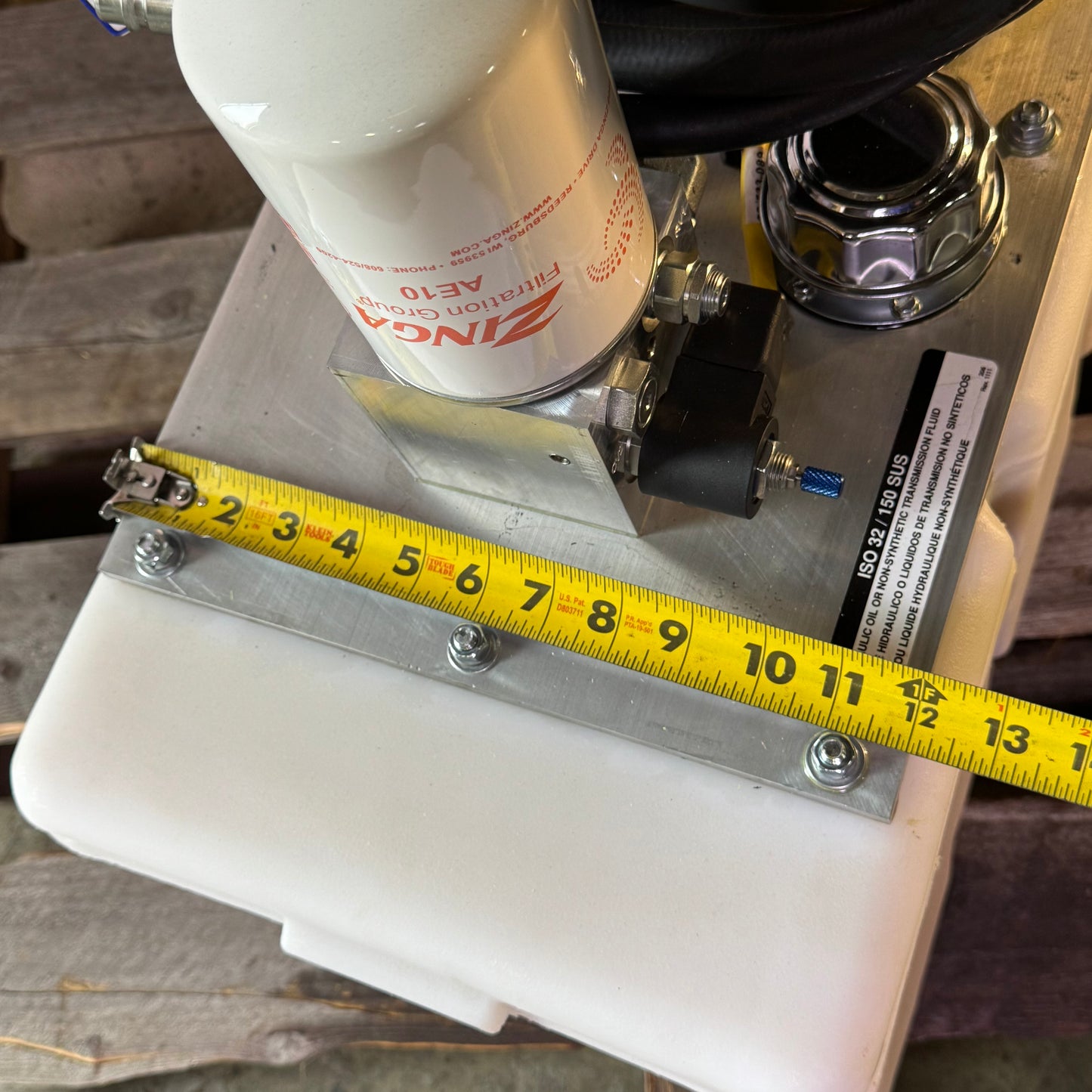 VESTIL Three Phase Asynchronous Motor For Loading Docks 6.5HP Capacity 6000 Lbs 208/230V 32"L x 13"W x 28"H Black & White N184T-4A