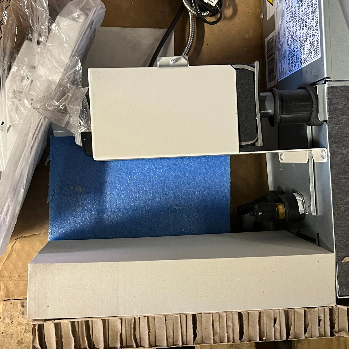 CARRIER Ductless Slim Ducted Heat Pump Fan Coil Unit 208-230 VAC 45MBDAQ12XH3