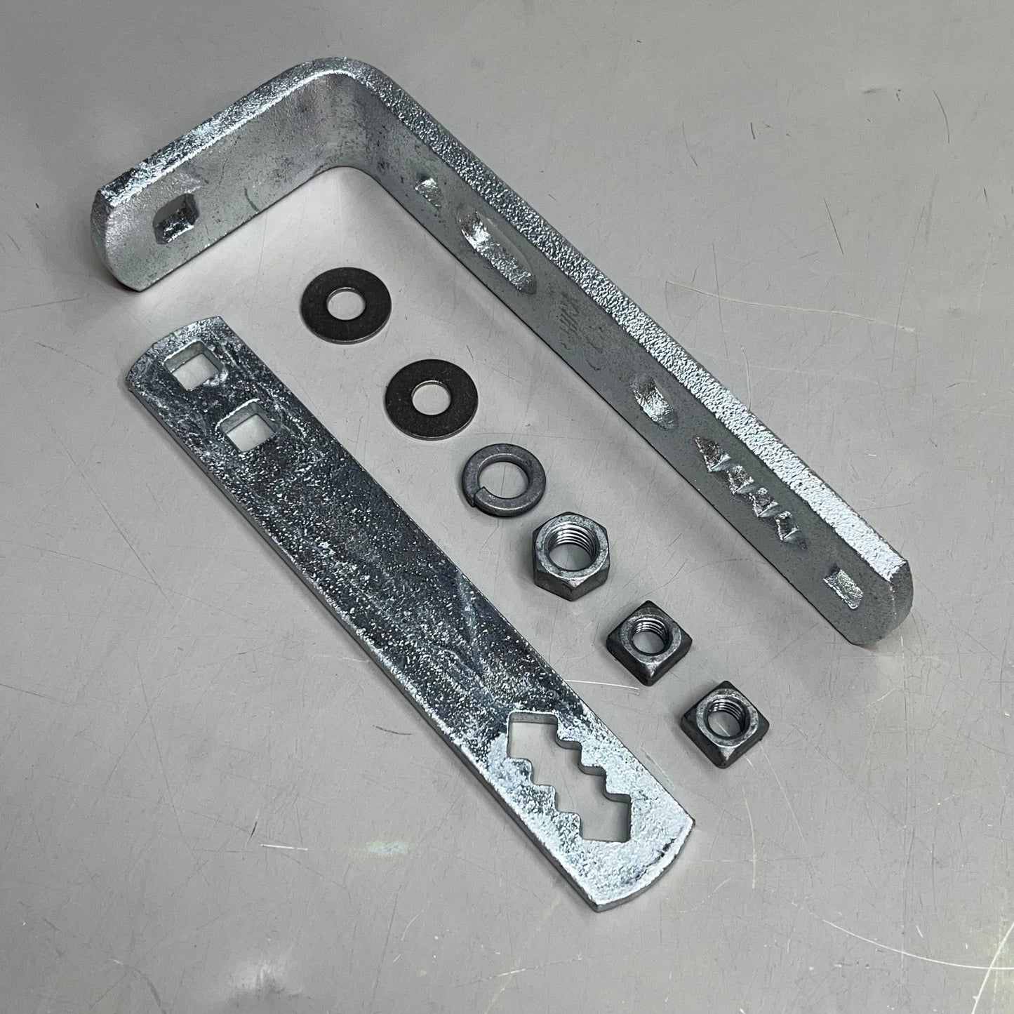 HUBBELL High Quality Optima Arrester 8.4 KV MCOV, 7224 Hardware PDV-100