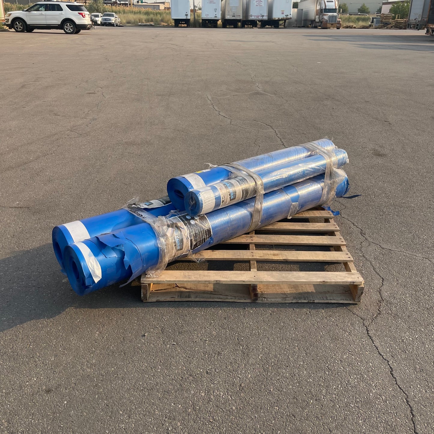 ZA@ Pallet of SENTINEL Protect Plus Underlayment Rolls, 2 rolls 600’, 1 roll 300’, 1 roll 100’ (AS-IS)