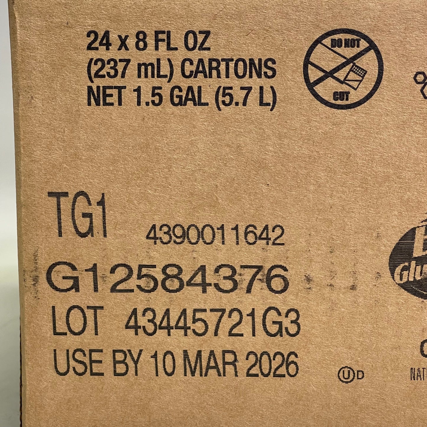 ZA@ NESTLE (24 Pack) Boost Breeze Rich Chocolate Flavor 8 fl oz BB 03/26 B