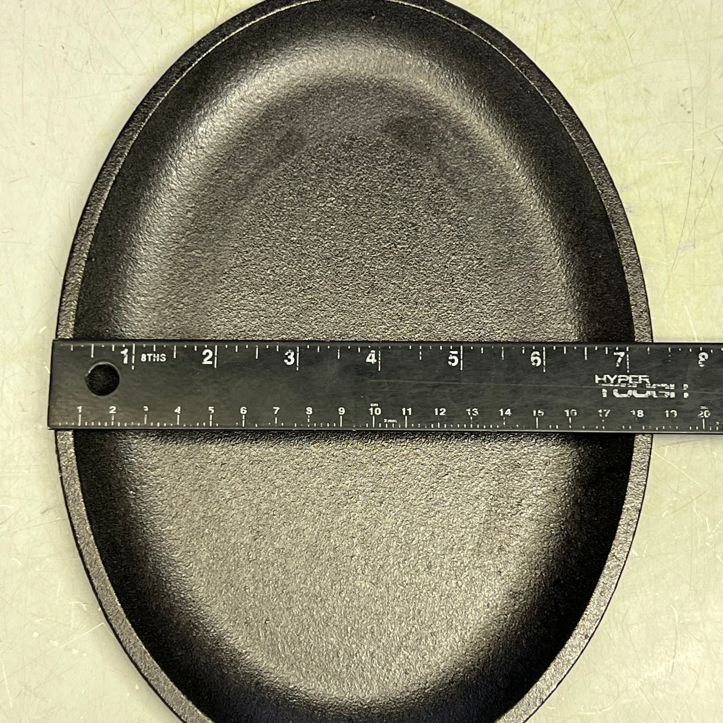 LODGE 10" Oval Pre-Seasoned Cast Iron Fajita Skillet With Handle