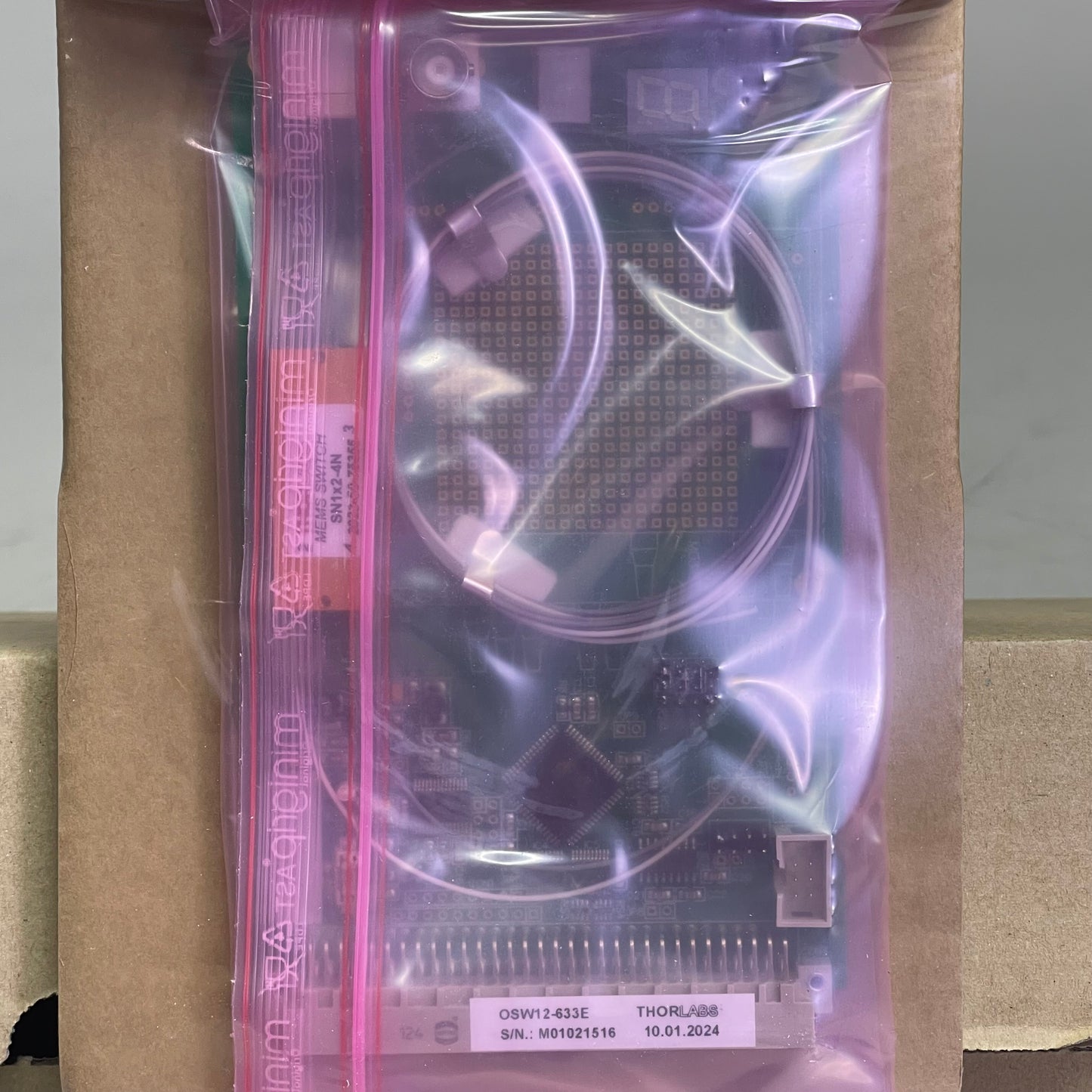 THORLABS Fiber Optic Switch Kit MEMS 1x2 600-800nm OSW12-633E