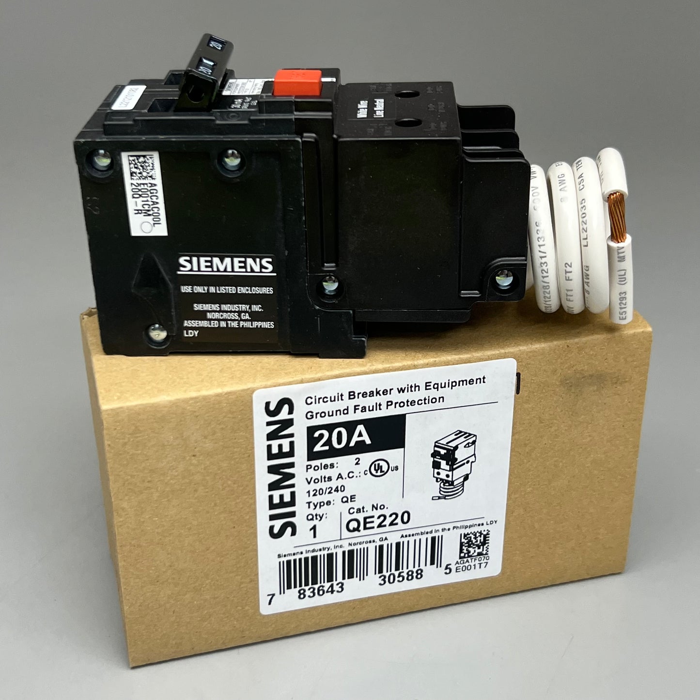 SIEMENS 20A Circuit Breaker w/ Equipment Ground Fault Protection 20A-120/240V QE220