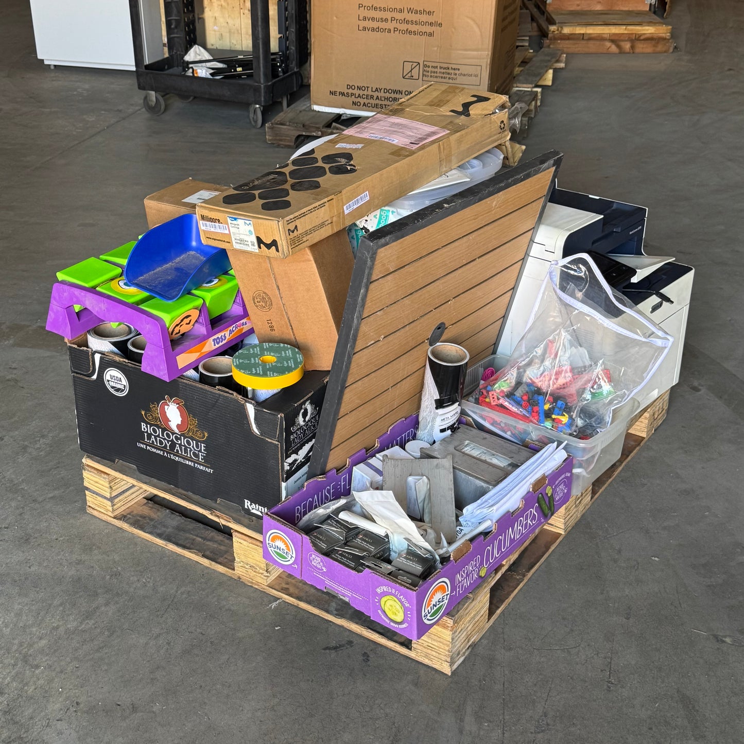 ZA@ Pallet of Magenta Ink, Printer, Cartridge Filter, Purpose Labels, Motor Oil, Etc… (AS-IS)