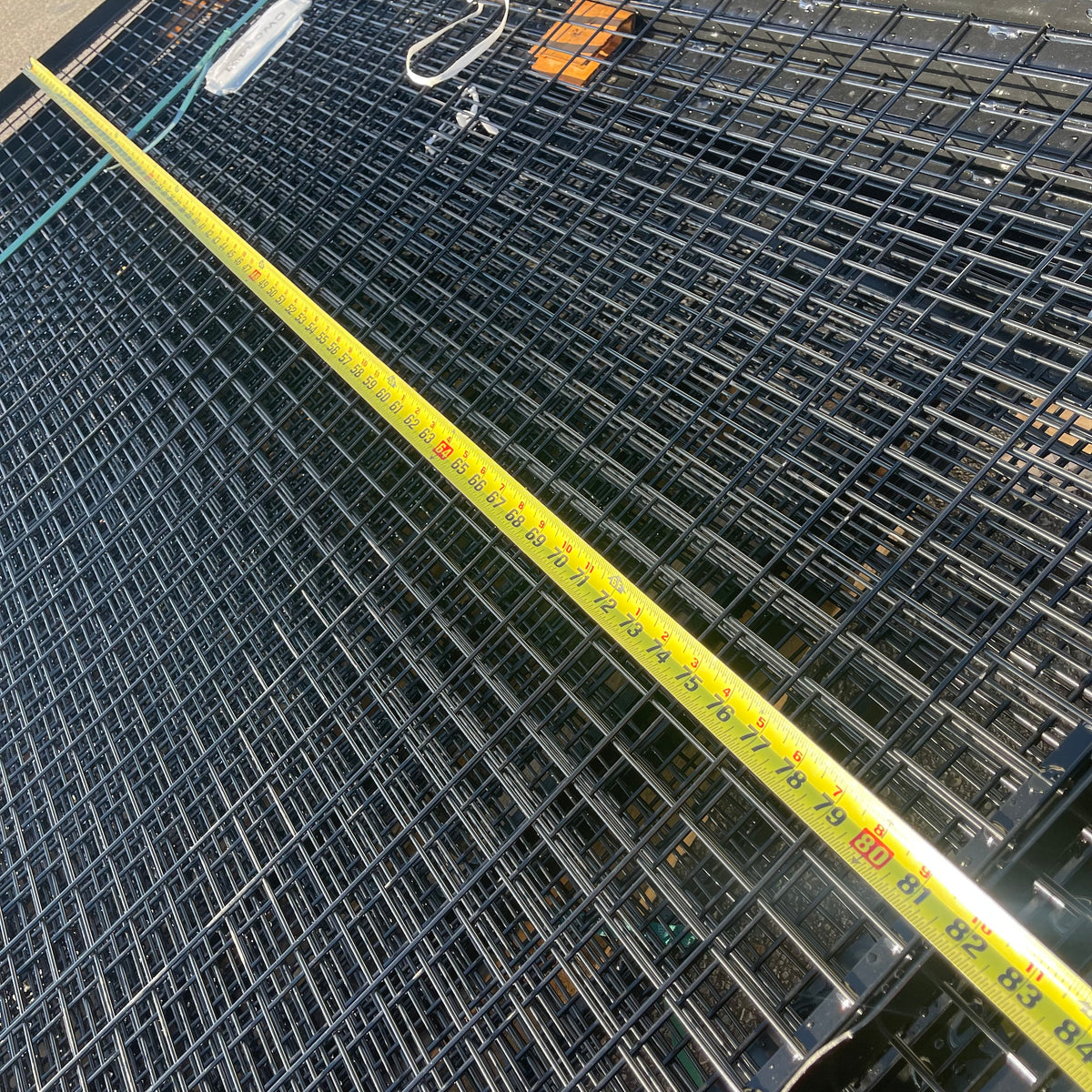 SAF-T-FENCE Wire Mesh Fence Panels 82"x58" Black (Good)