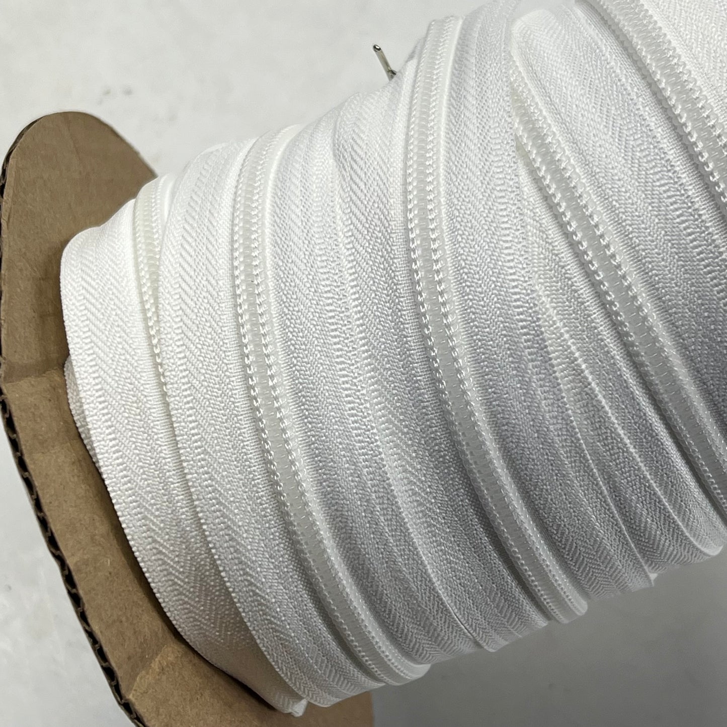 WAWAK Nylon Coil Continuous Zipper Roll 25 Yds White (501) RNZ-52-WH