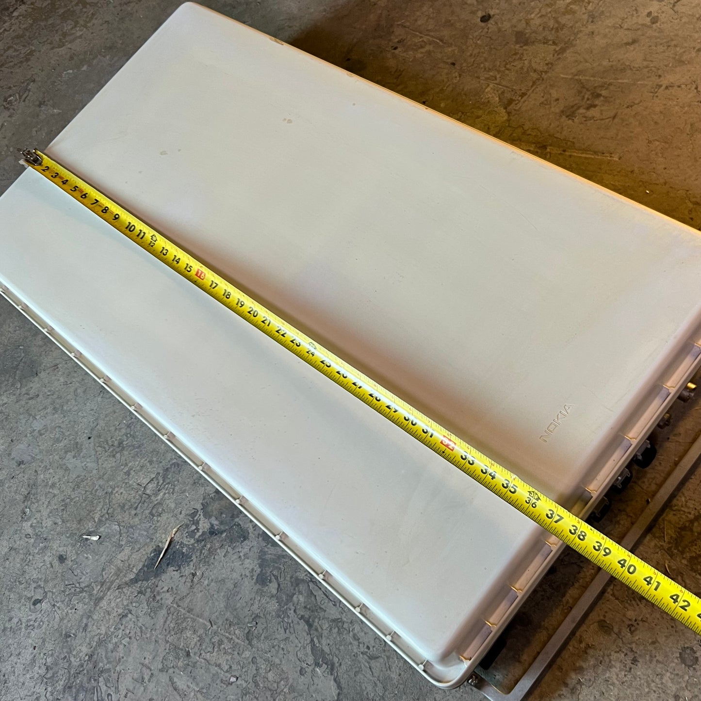 NOKIA AirScale Massive MIMO Radio Unit 475124A.101-48V DC AEHC (Pre-owned - Slightly faded and scuffed)
