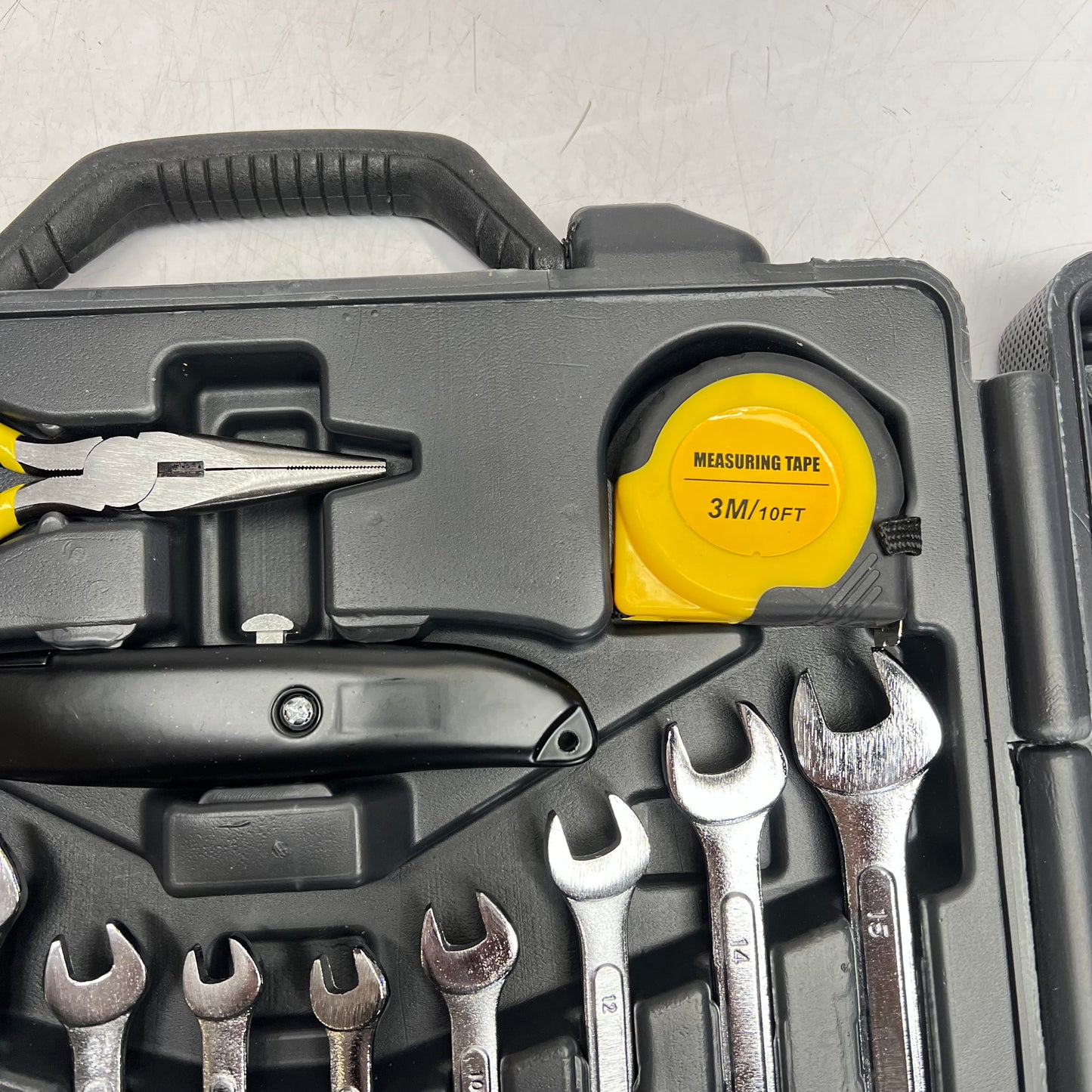 ULINE (121 PIECE) Home Tool Set In Wall Mountable Case Black/Yellow H-706